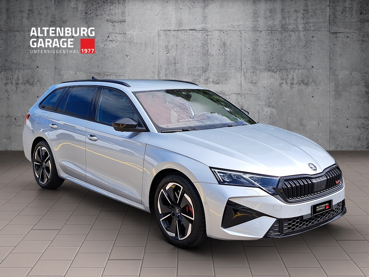 SKODA Octavia Combi 2.0 TSI RS DSG 265 PS-image-6
