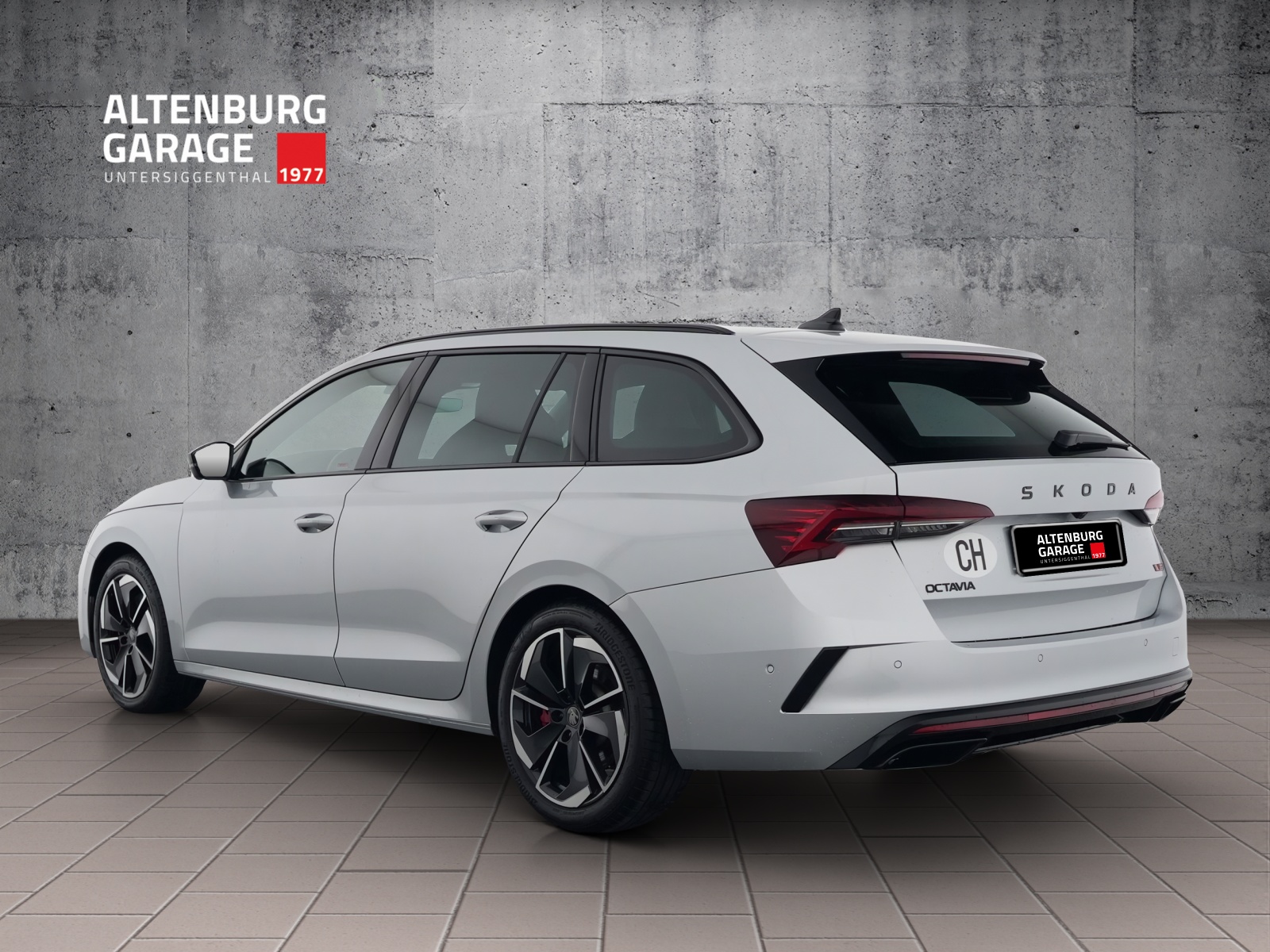 SKODA Octavia Combi 2.0 TSI RS DSG 265 PS-image-2