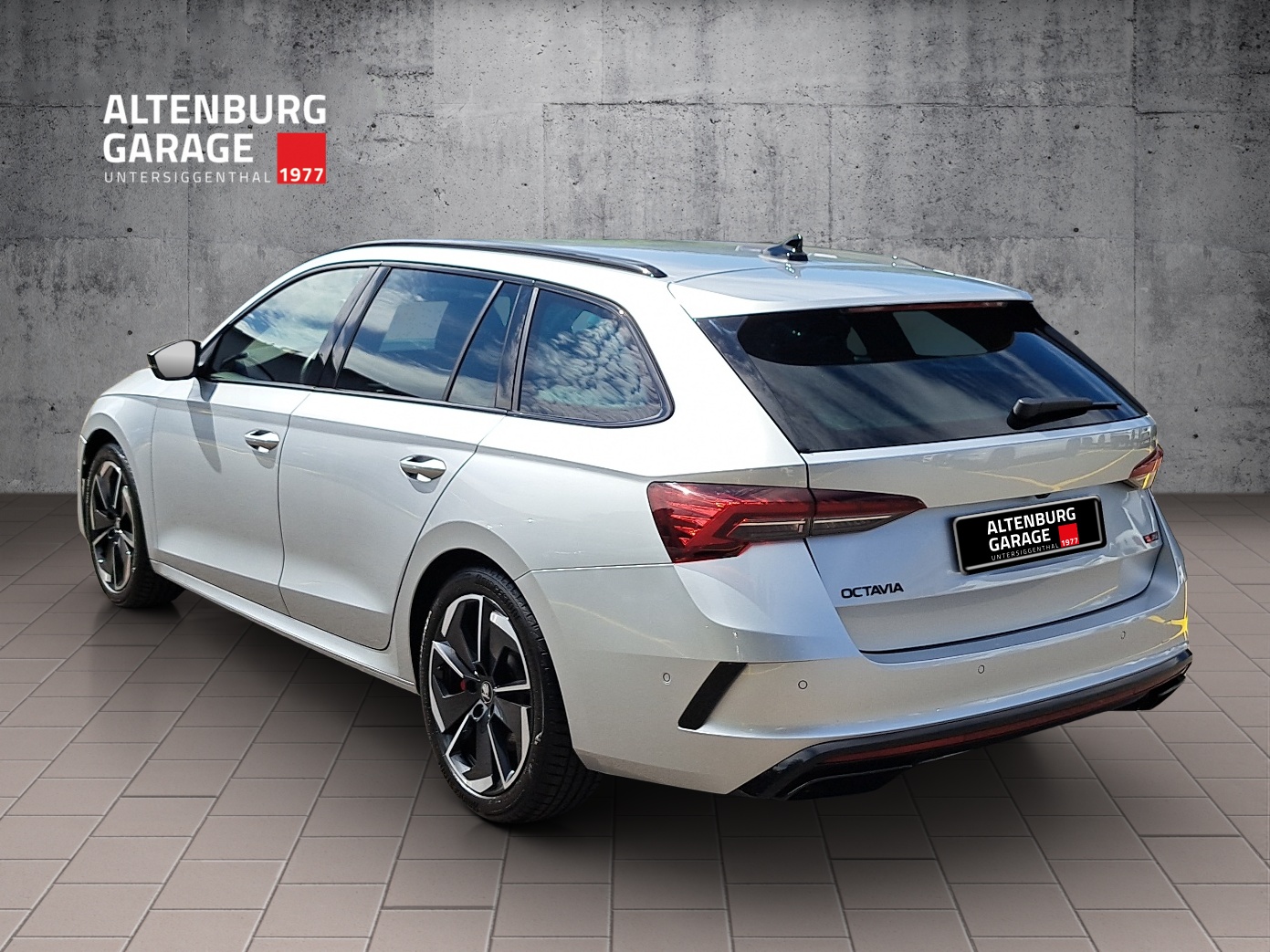 SKODA Octavia Combi 2.0 TSI RS DSG 265 PS-image-2