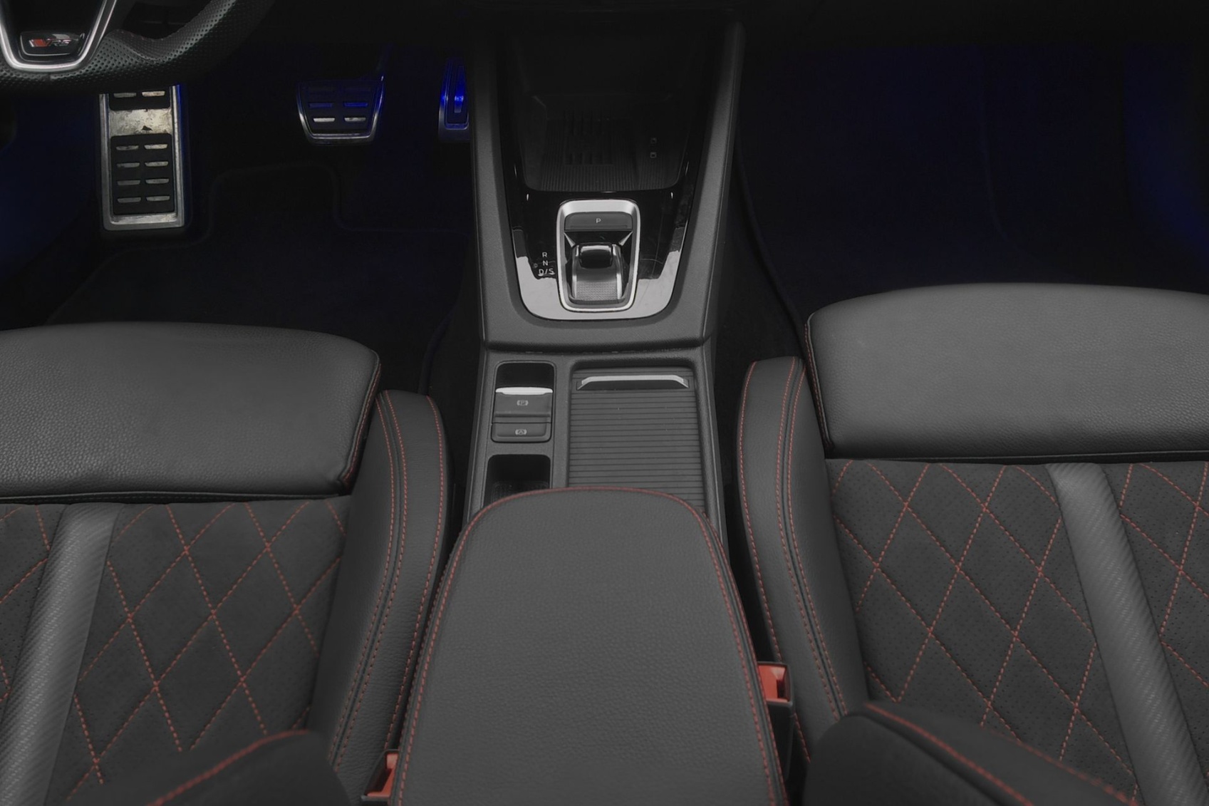 SKODA Octavia Combi 2.0 TSI RS DSG 265 PS-image-7