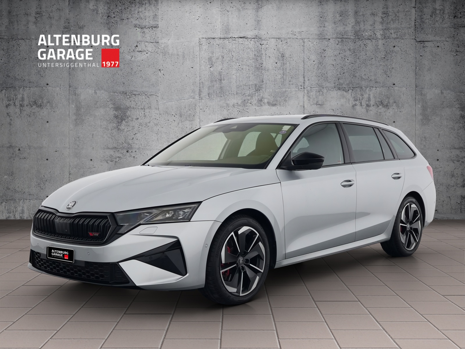 SKODA Octavia Combi 2.0 TSI RS DSG 265 PS-image-0