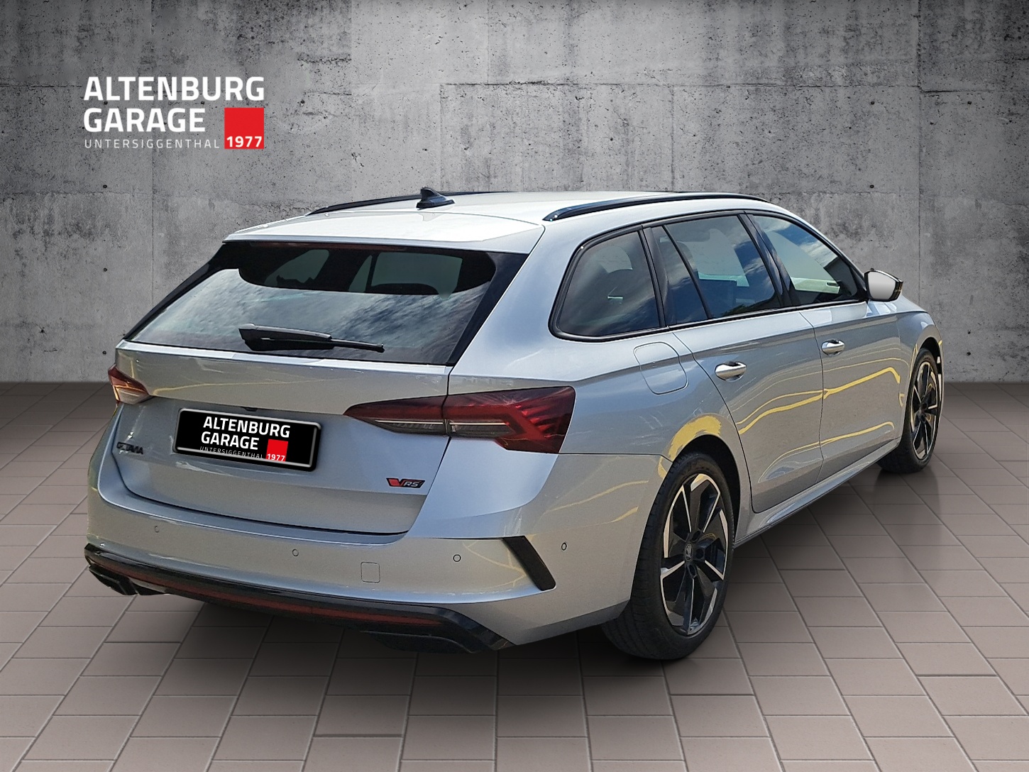 SKODA Octavia Combi 2.0 TSI RS DSG 265 PS-image-4