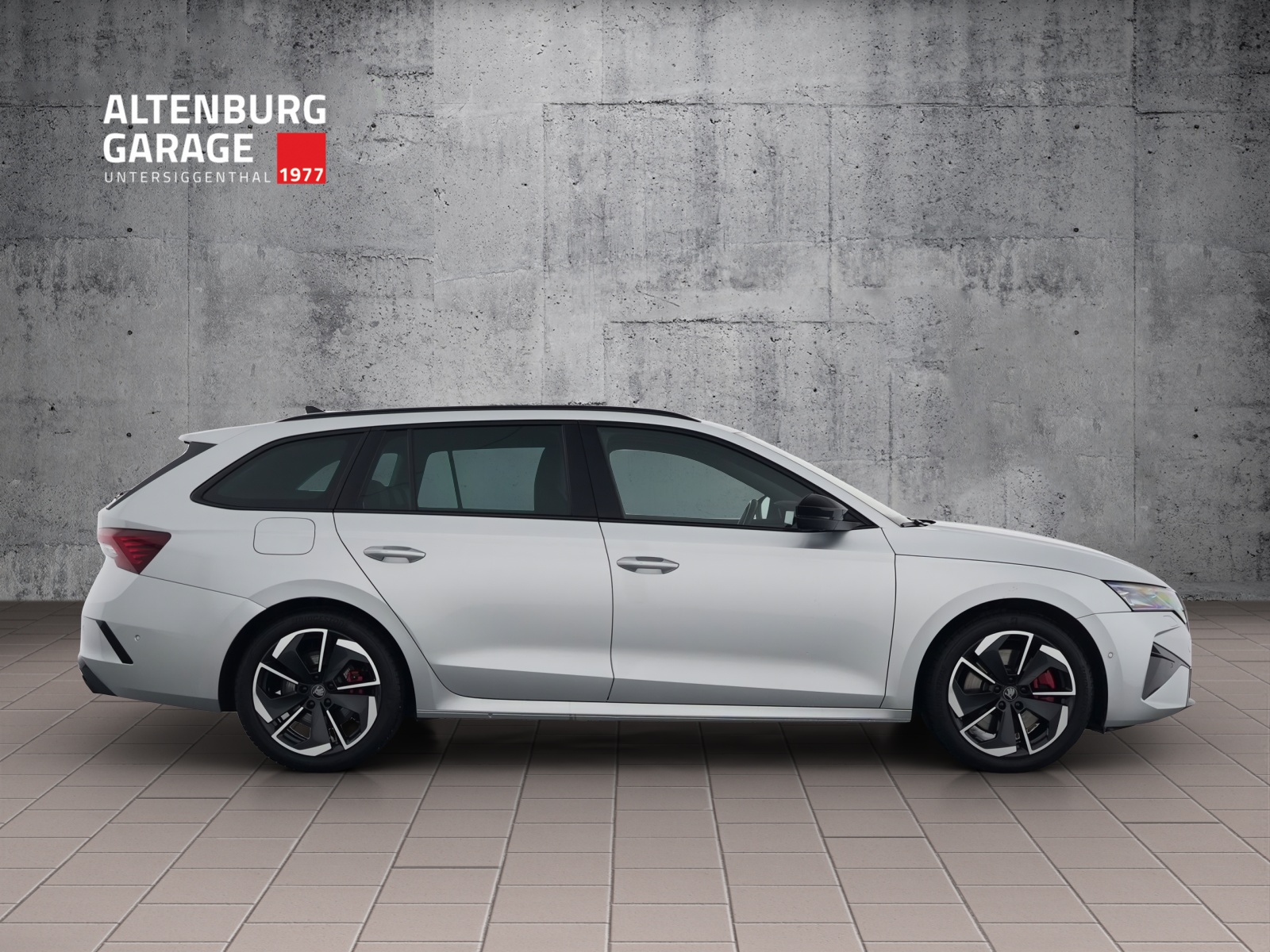 SKODA Octavia Combi 2.0 TSI RS DSG 265 PS-image-4