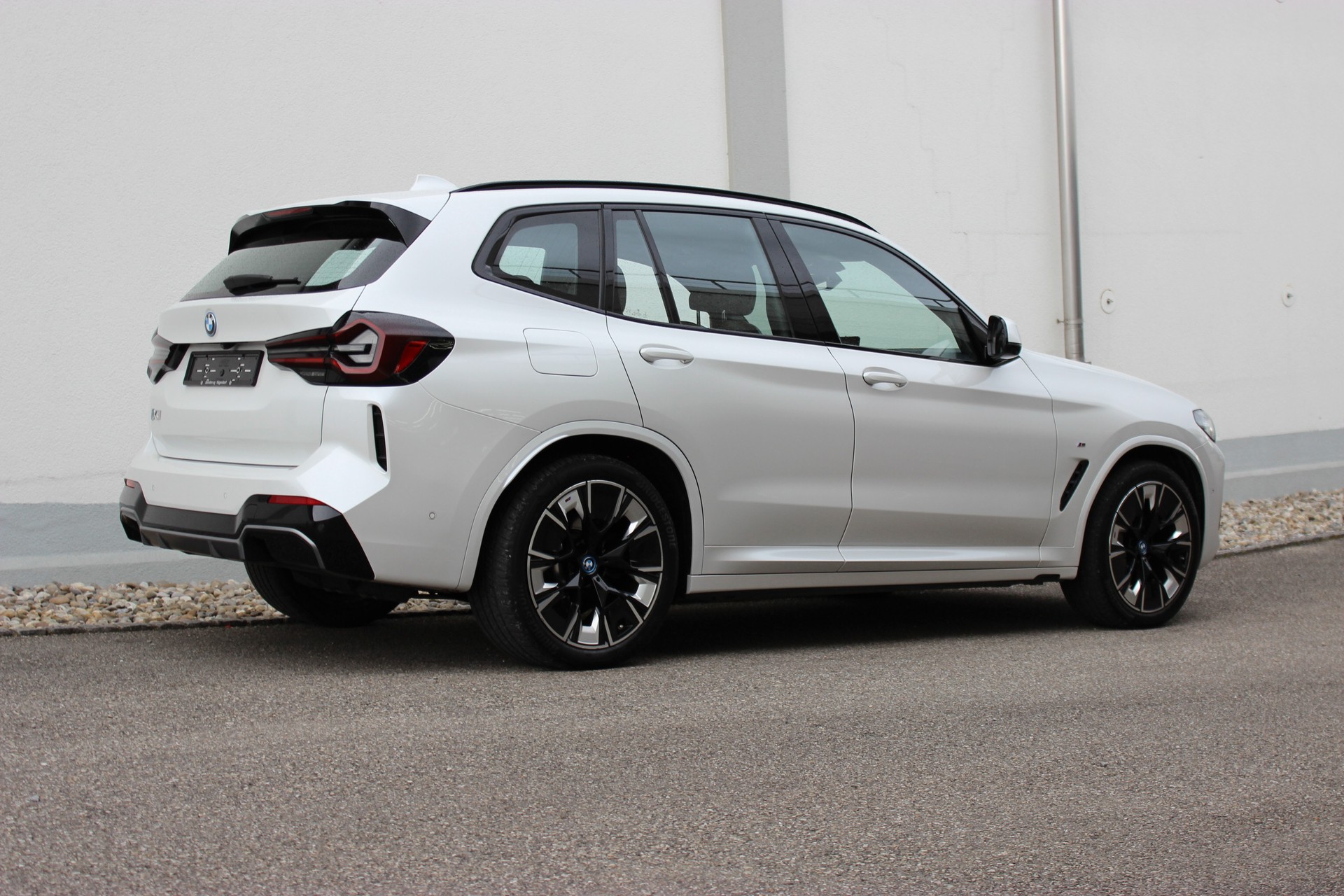 BMW iX3 Impressive *0.9%-LEASINGAKTION*-image-3