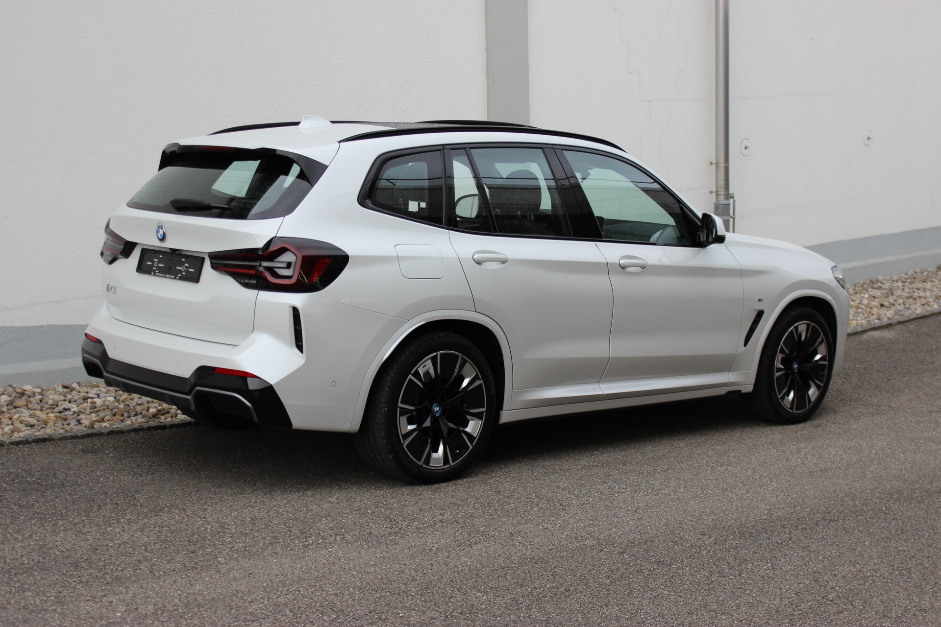 BMW iX3 Impressive *0.9%-LEASINGAKTION*-image-5