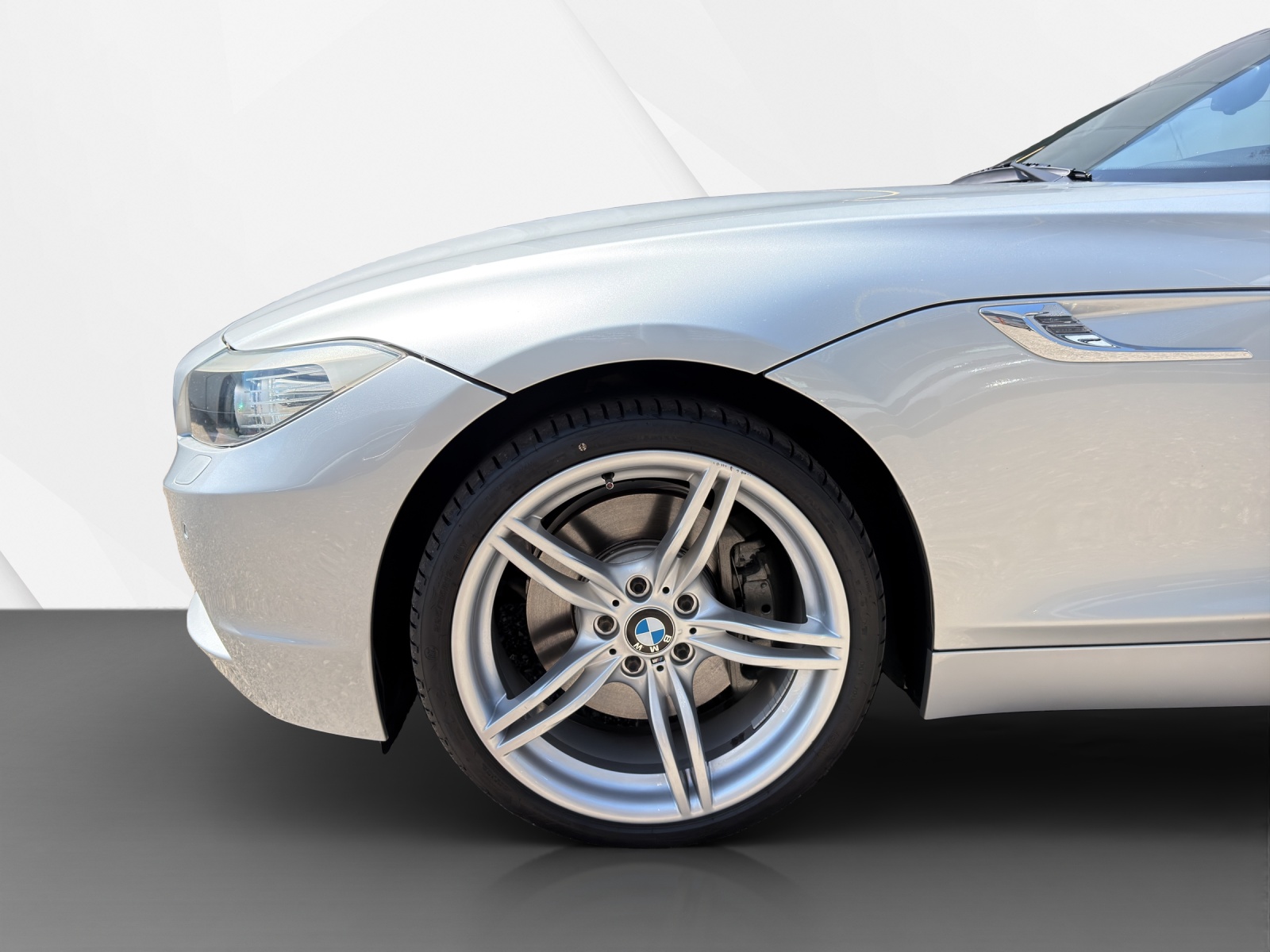 BMW Z4 sDrive35i-image-10