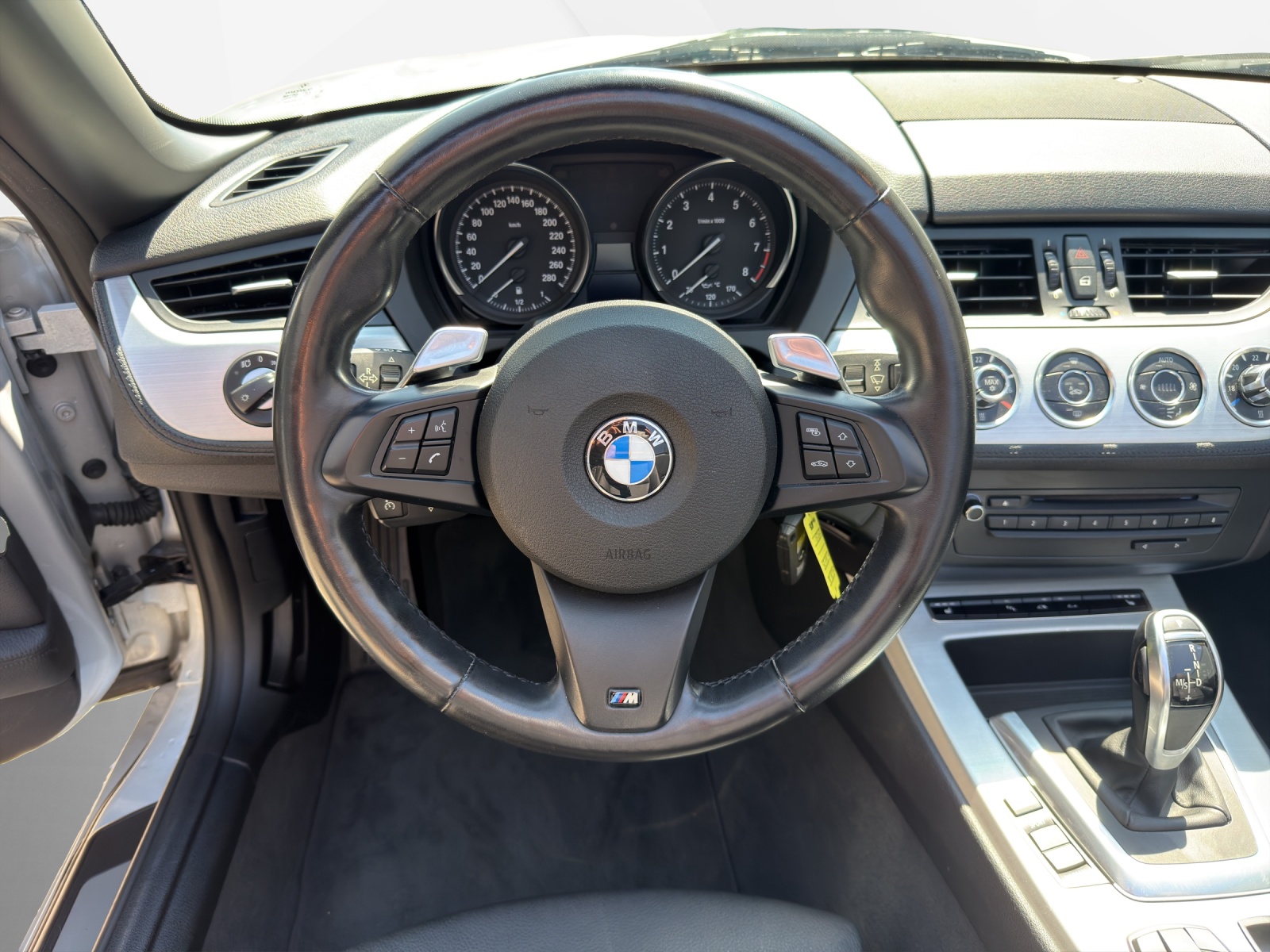 BMW Z4 sDrive35i-image-13