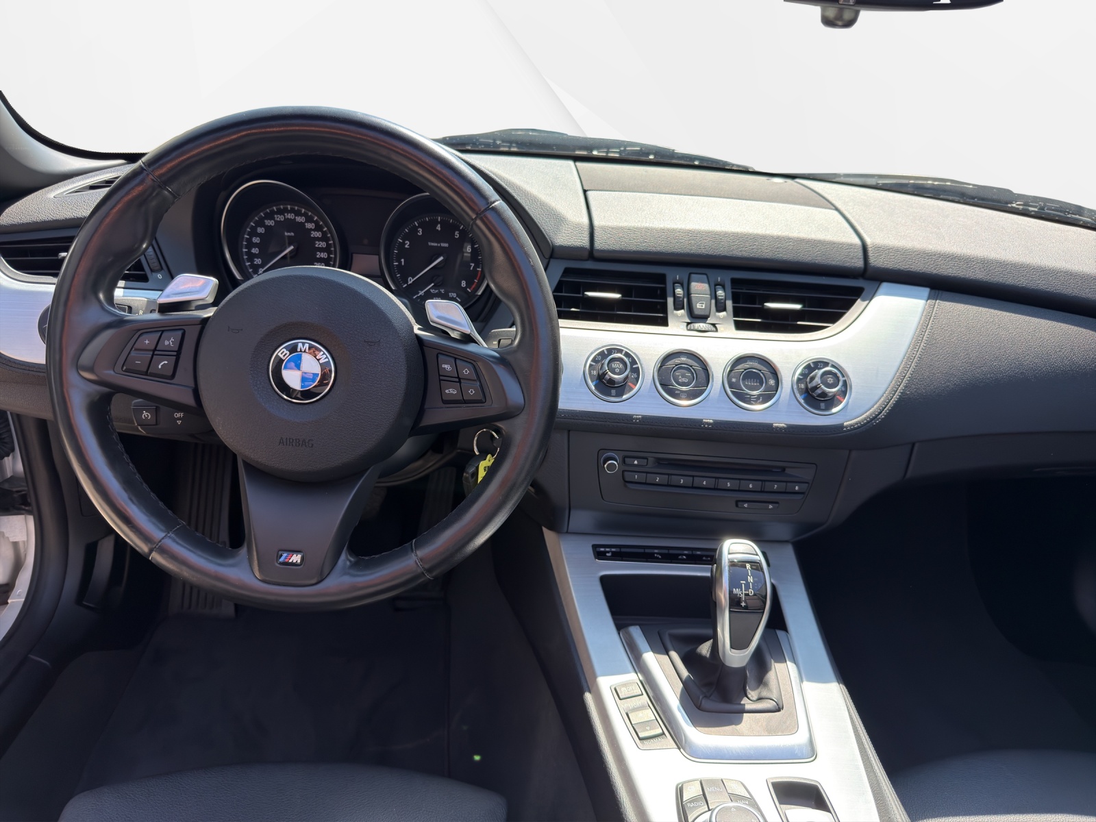 BMW Z4 sDrive35i-image-12