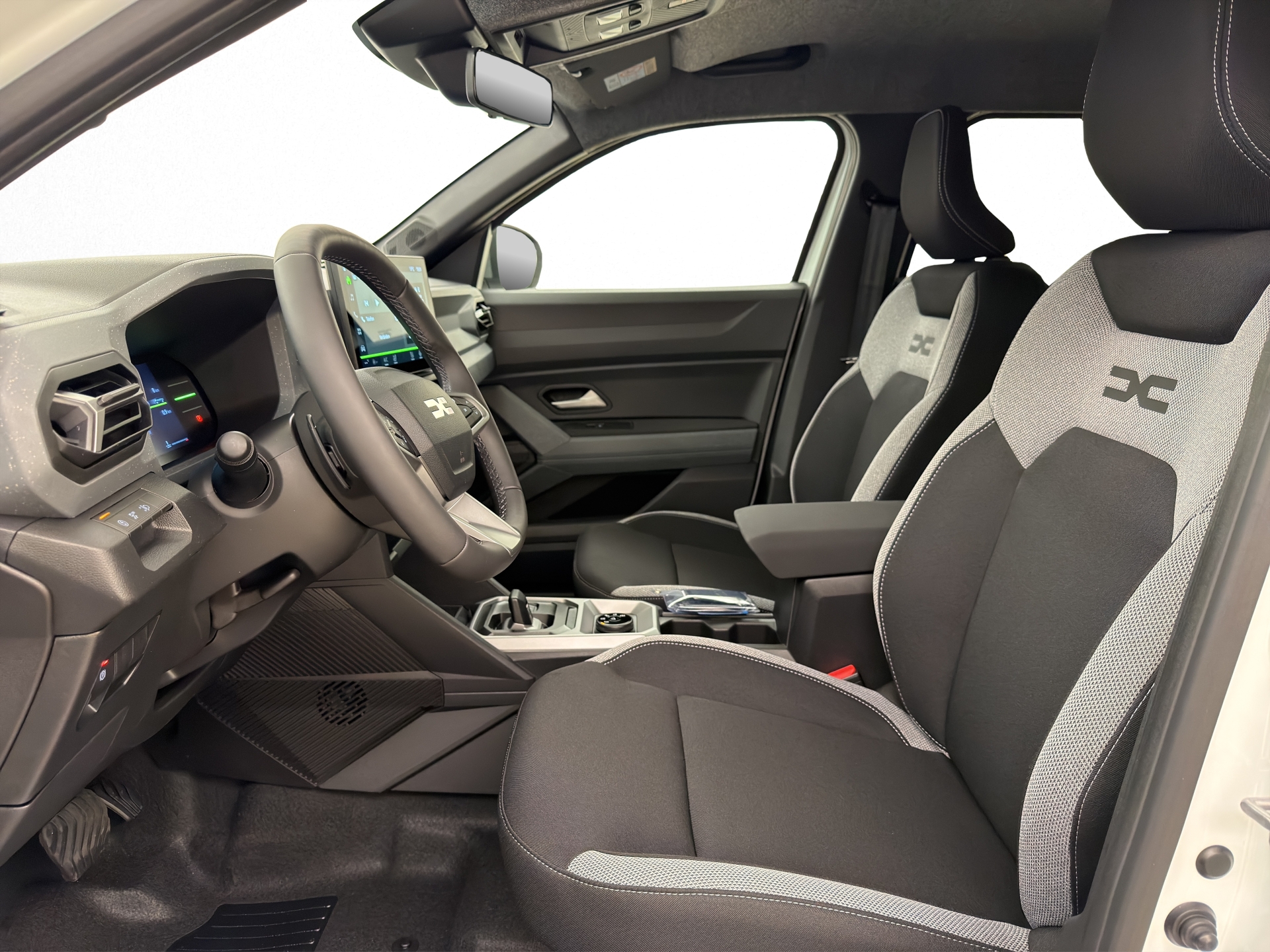 DACIA Duster 1.2 Hybrid Journey 4WD-image-7