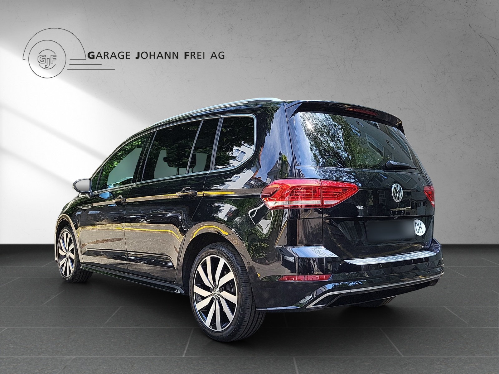 VW Touran Highline EVO 1.5TSI 150PS DSG 7 Plätze-image-2