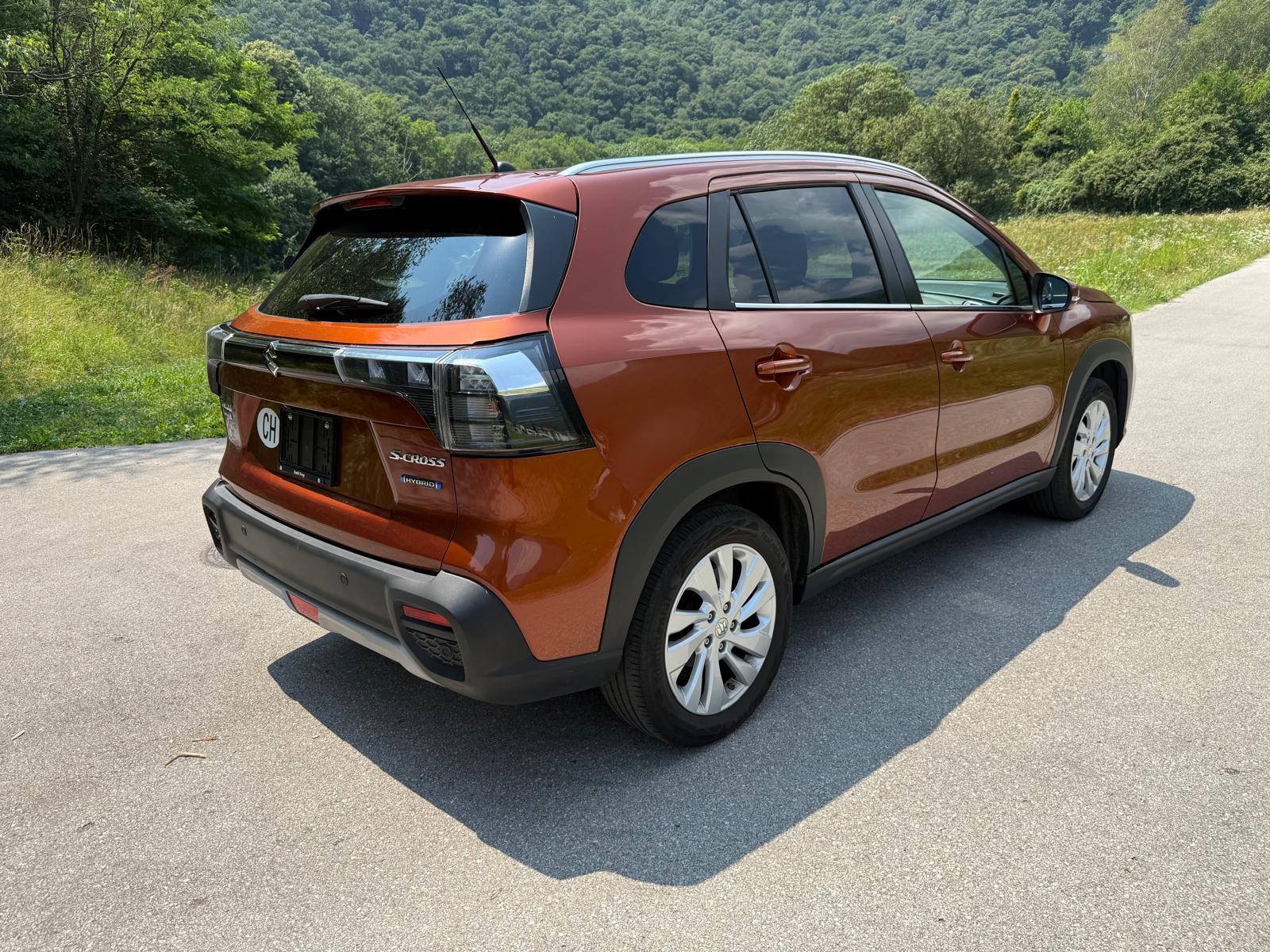 SUZUKI S-Cross 1.5 Compact Top Hybrid-image-4