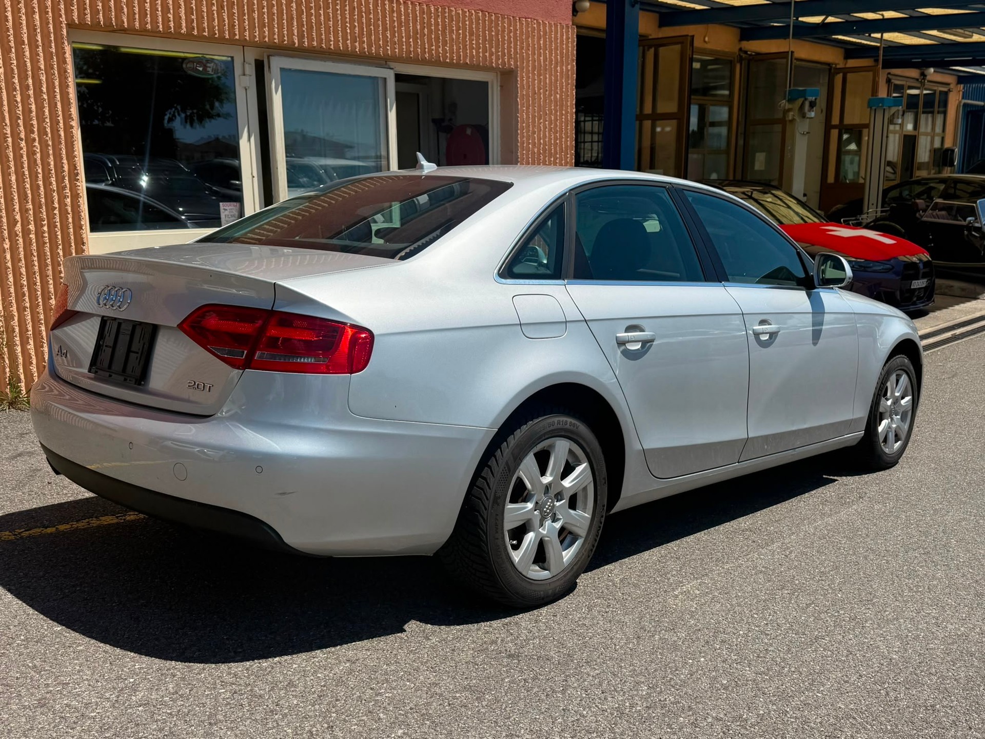 AUDI A4 Limousine 2.0 TFSI multitronic-image-1