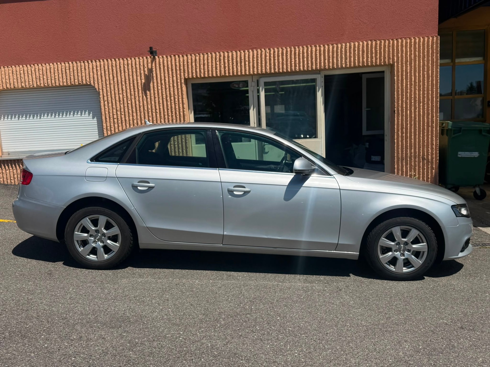 AUDI A4 Limousine 2.0 TFSI multitronic-image-5