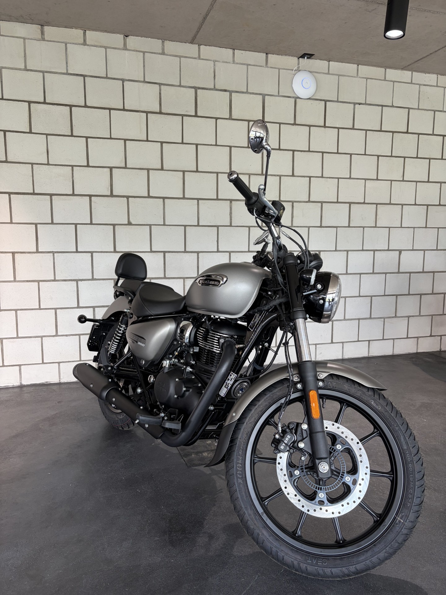 ROYAL ENFIELD METEOR 350-showroom-element-2