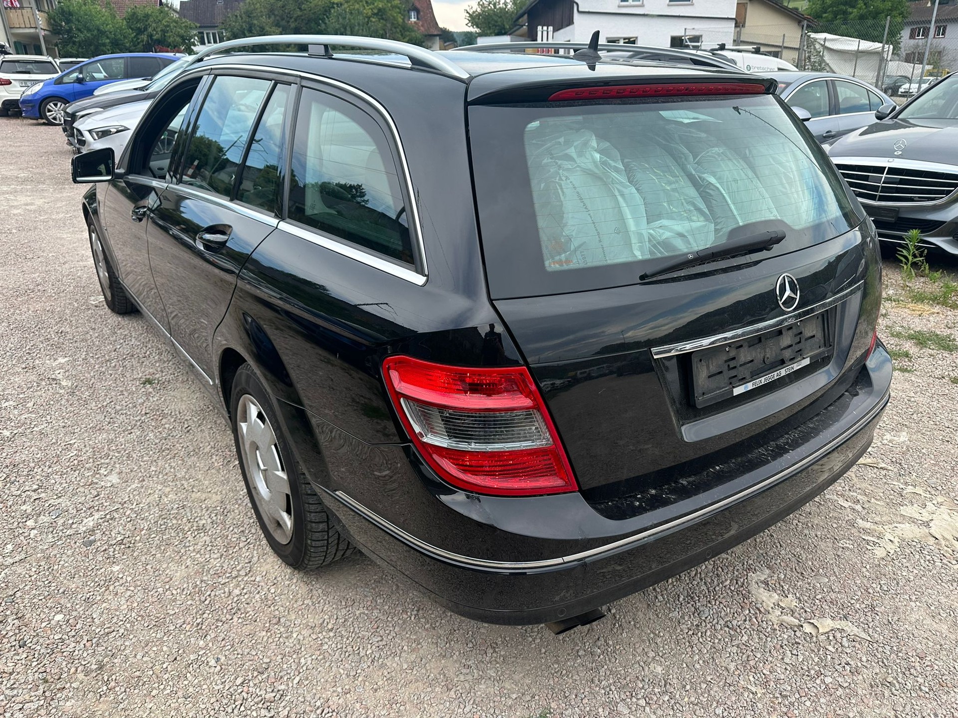 MERCEDES-BENZ C 180 CGI BlueEfficiency Avantgarde Automatic-image-2