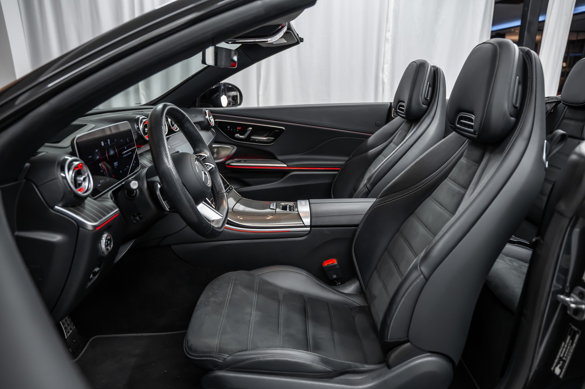 MERCEDES-BENZ CLE 300 AMG Line 4matic Cabriolet *Digital-Light*Head-Up*Burmester*360°*-image-14