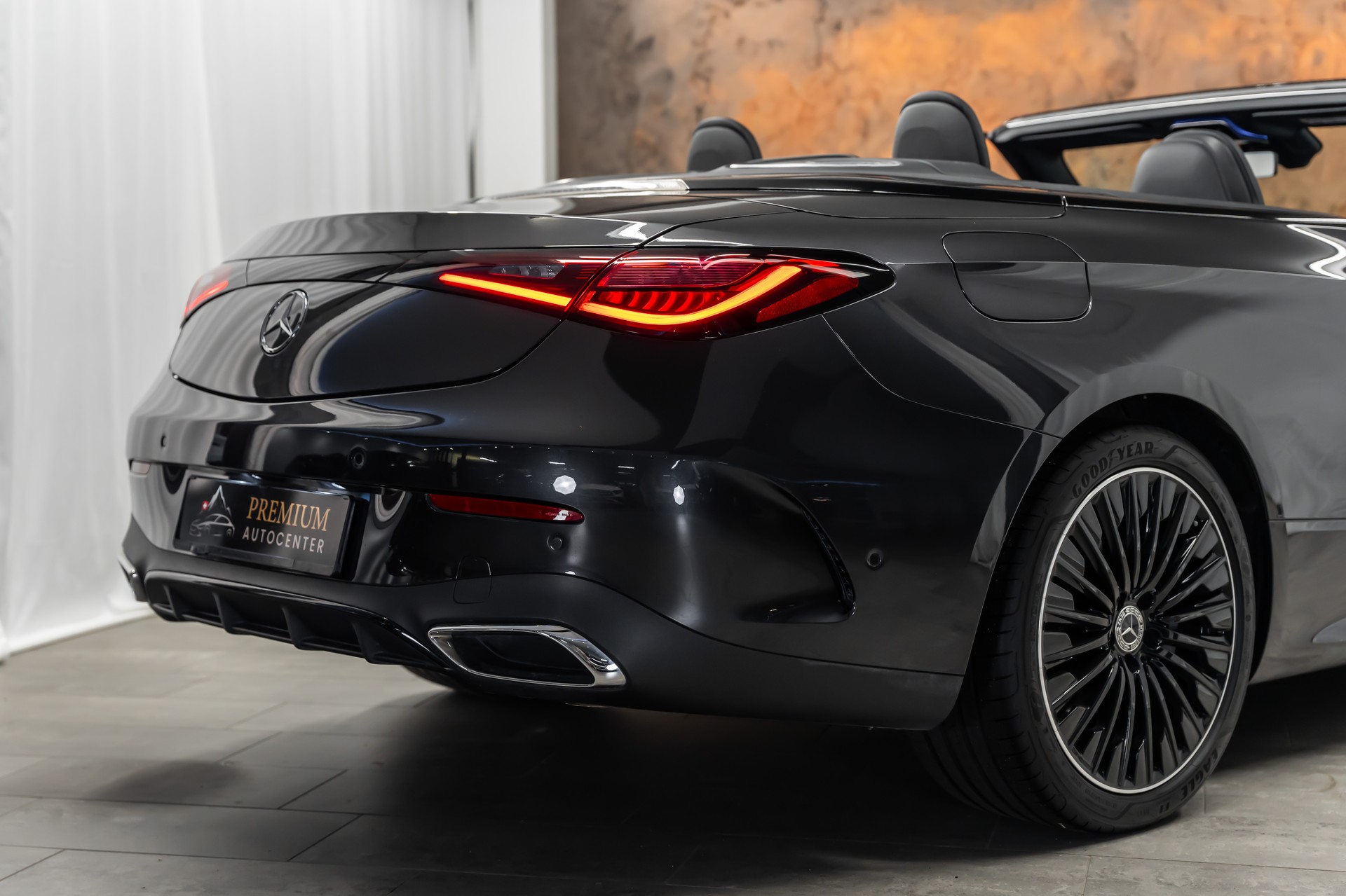 MERCEDES-BENZ CLE 300 AMG Line 4matic Cabriolet *Digital-Light*Head-Up*Burmester*360°*-image-7