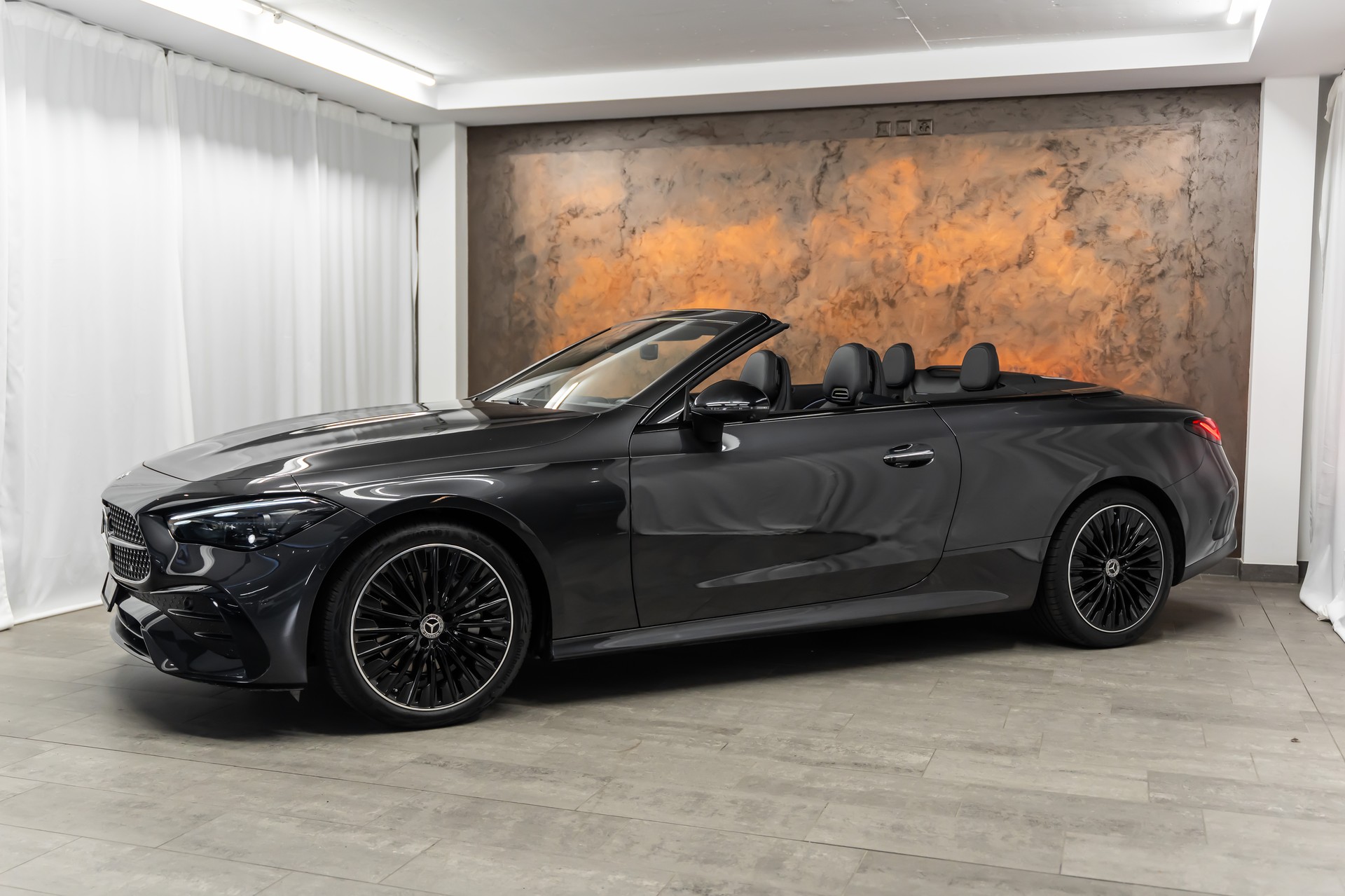 MERCEDES-BENZ CLE 300 AMG Line 4matic Cabriolet *Digital-Light*Head-Up*Burmester*360°*-showroom-element-1