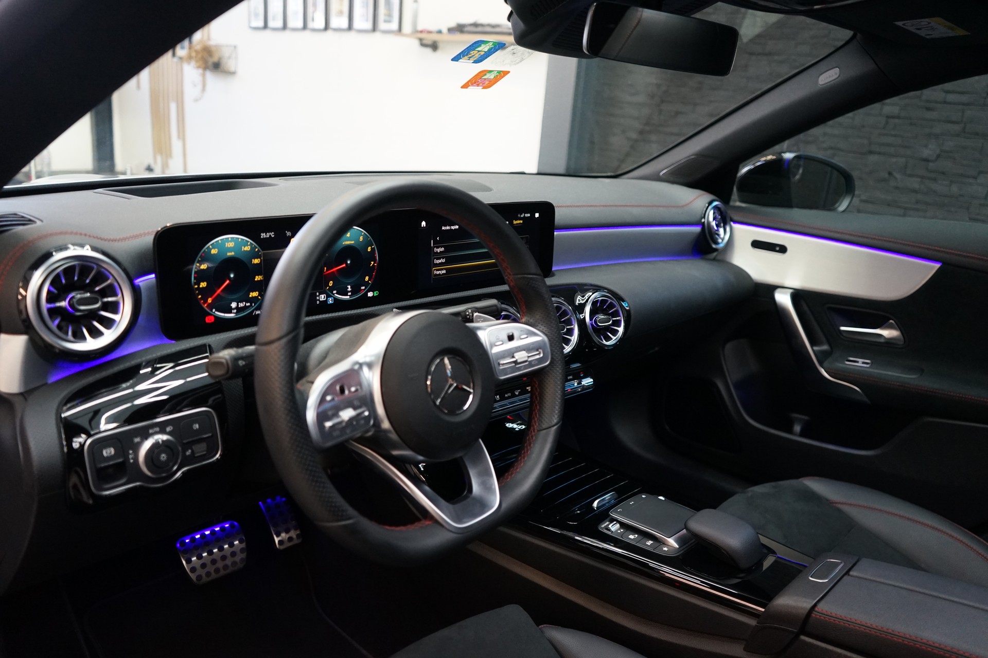MERCEDES-BENZ CLA 200 AMG Line 7G-DCT-image-5
