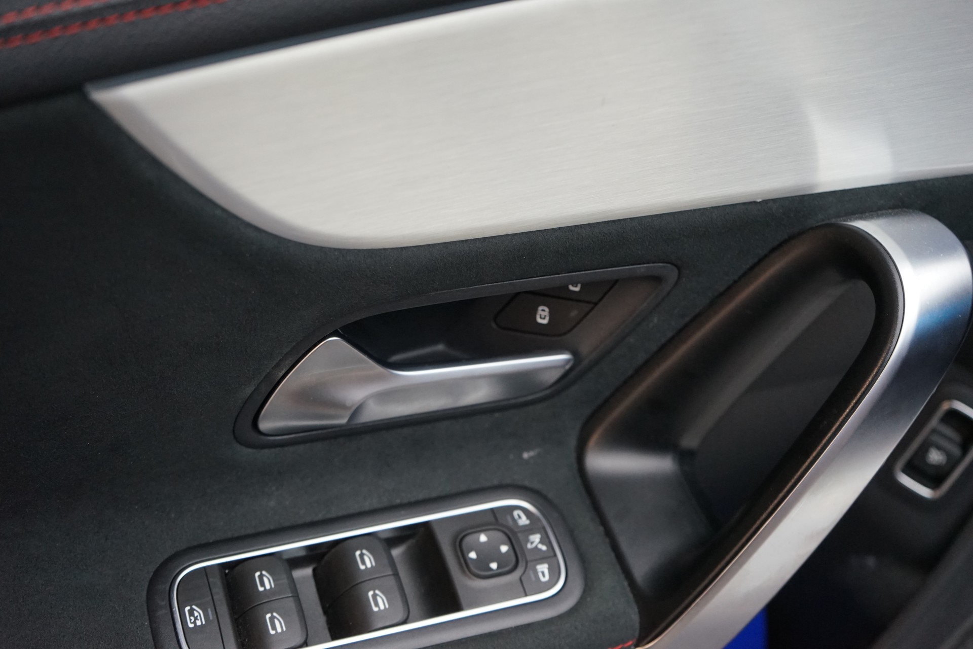 MERCEDES-BENZ CLA 200 AMG Line 7G-DCT-image-19