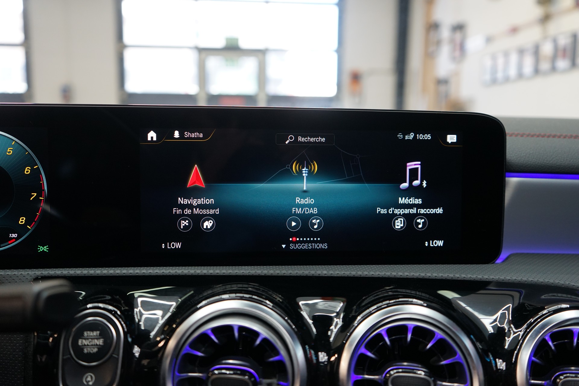 MERCEDES-BENZ CLA 200 AMG Line 7G-DCT-image-17