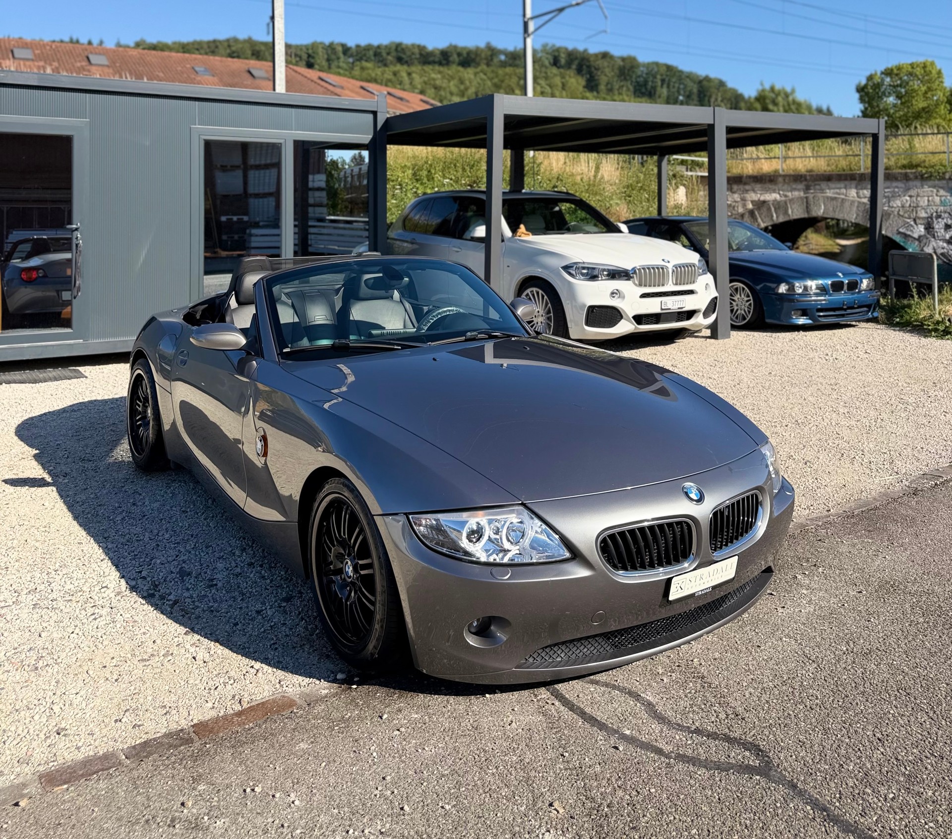 BMW Z4 2.5i Roadster M-Sport-image-2