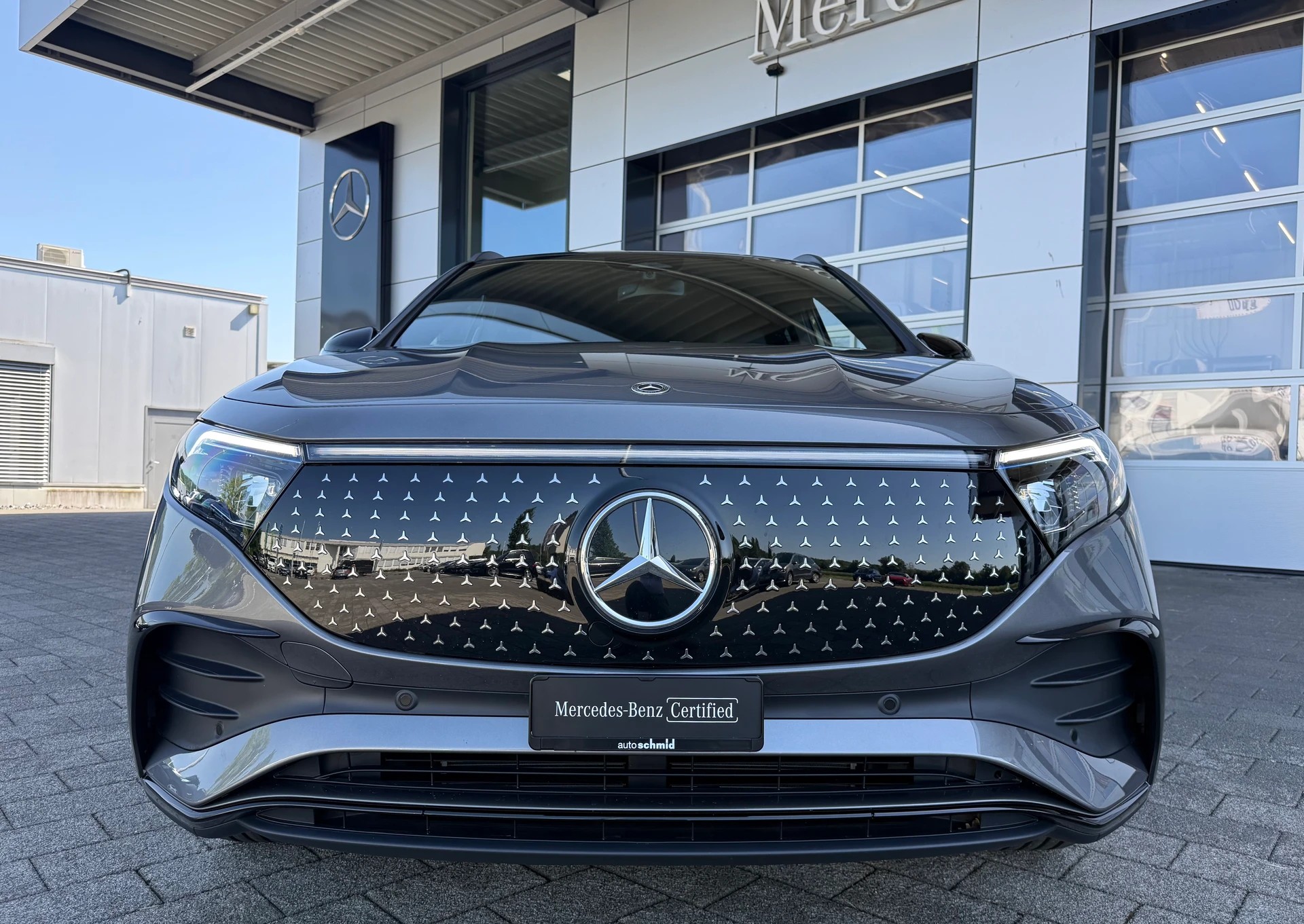 MERCEDES-BENZ EQA 350 AMG Line 4Matic Swiss Star-image-1