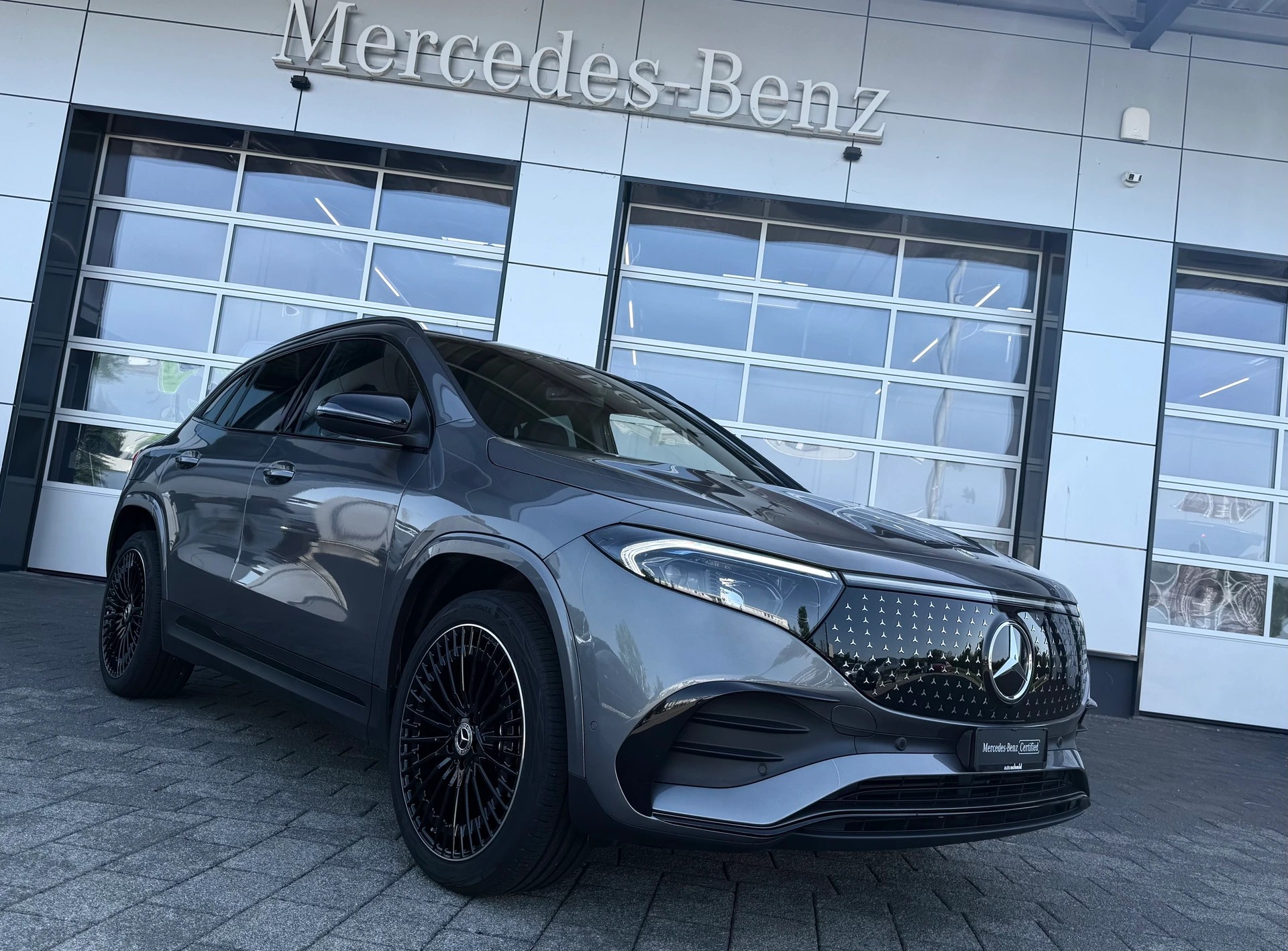 MERCEDES-BENZ EQA 350 AMG Line 4Matic Swiss Star-image-0