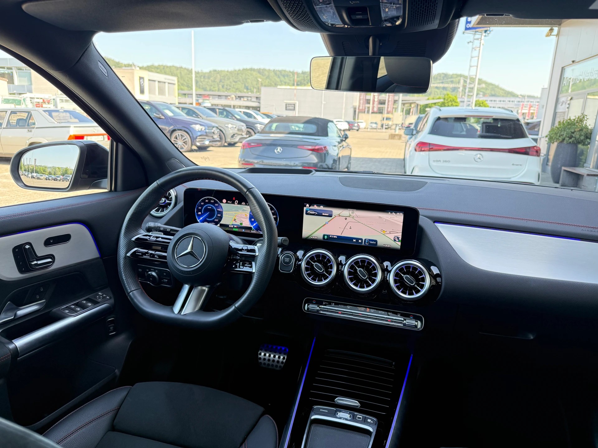 MERCEDES-BENZ EQA 350 AMG Line 4Matic Swiss Star-image-5
