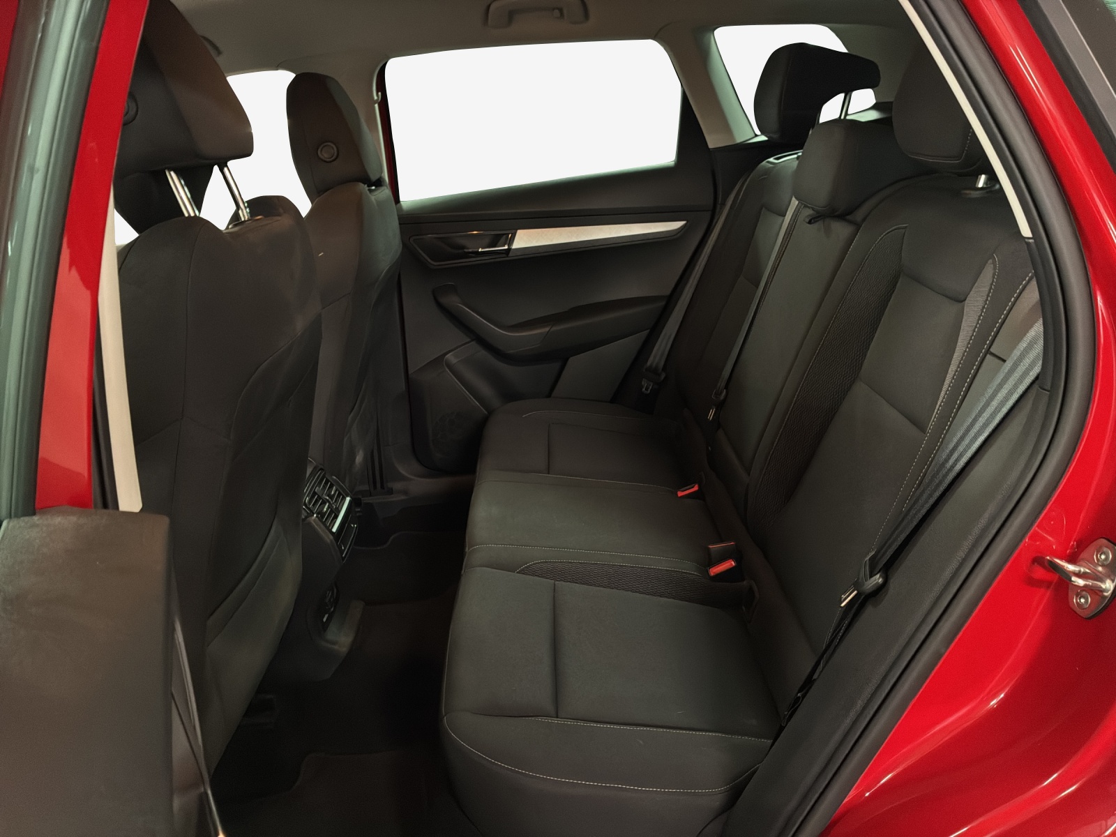 SKODA Karoq 1.5 TSI Selection DSG-image-11