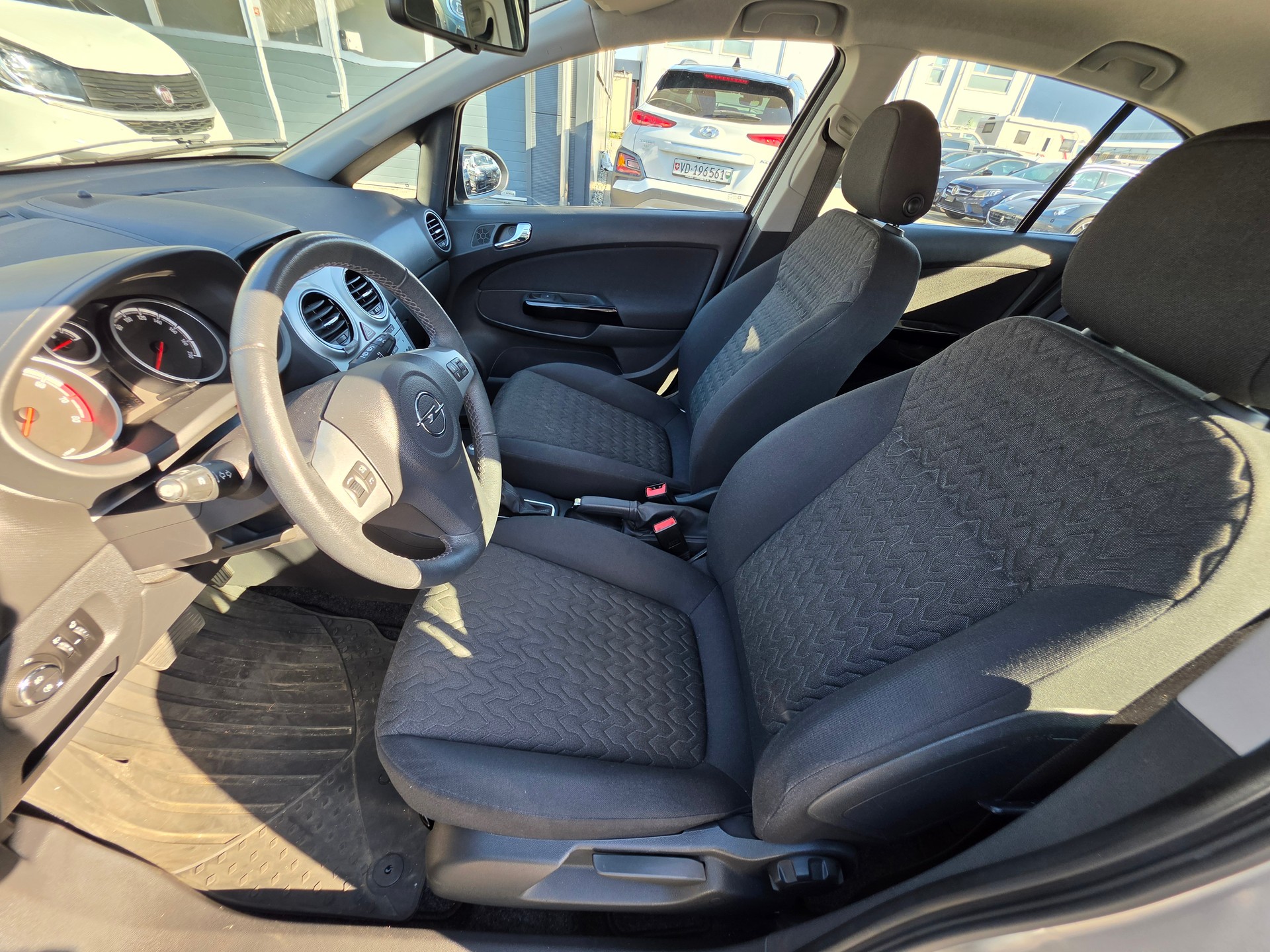 OPEL Corsa 1.4 TP Anniversary Edition Automatic-image-8