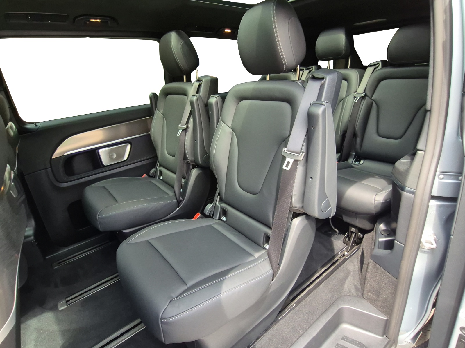 MERCEDES-BENZ V 300 d lang Swiss 9G-T-image-17