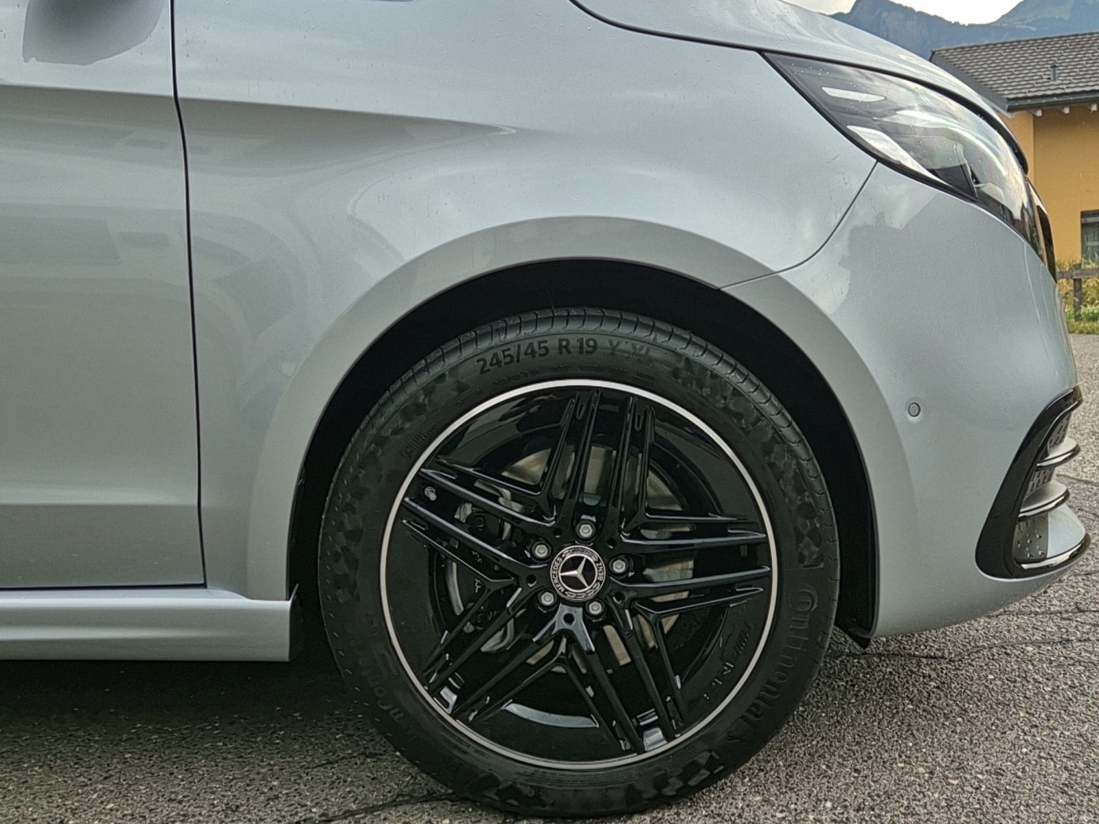 MERCEDES-BENZ V 300 d lang Swiss 9G-T-image-24