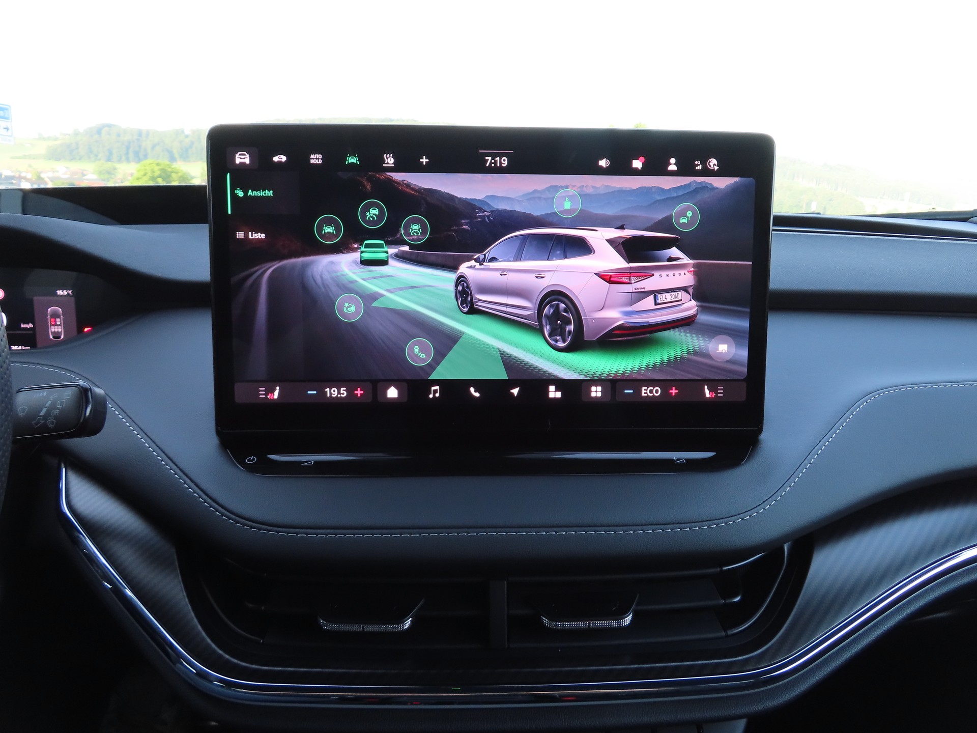 SKODA Enyaq RS 4x4-image-9