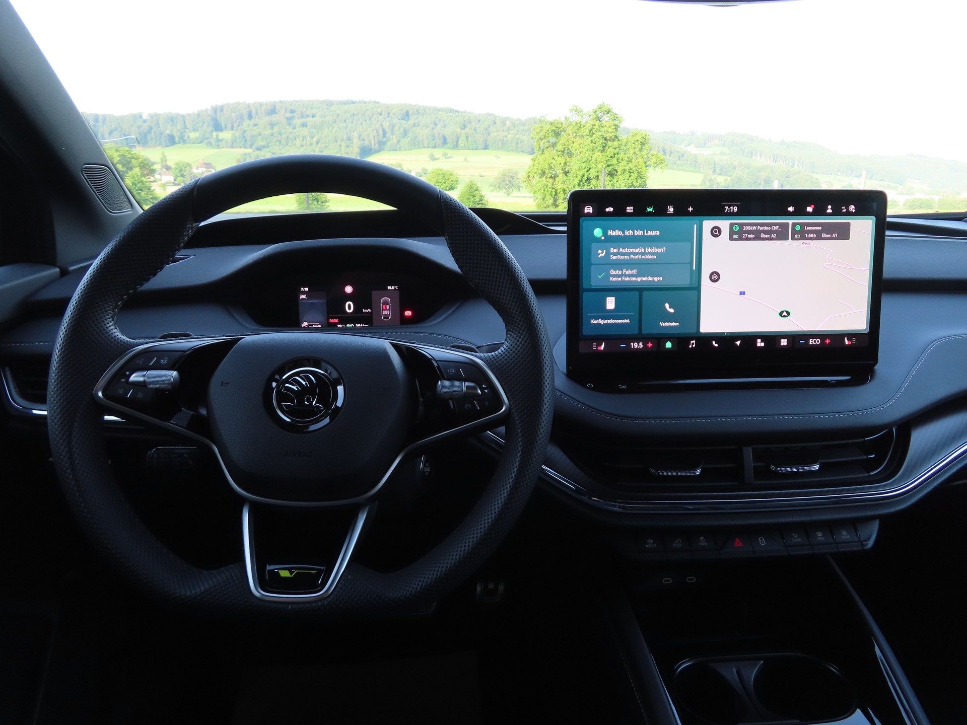 SKODA Enyaq RS 4x4-image-8