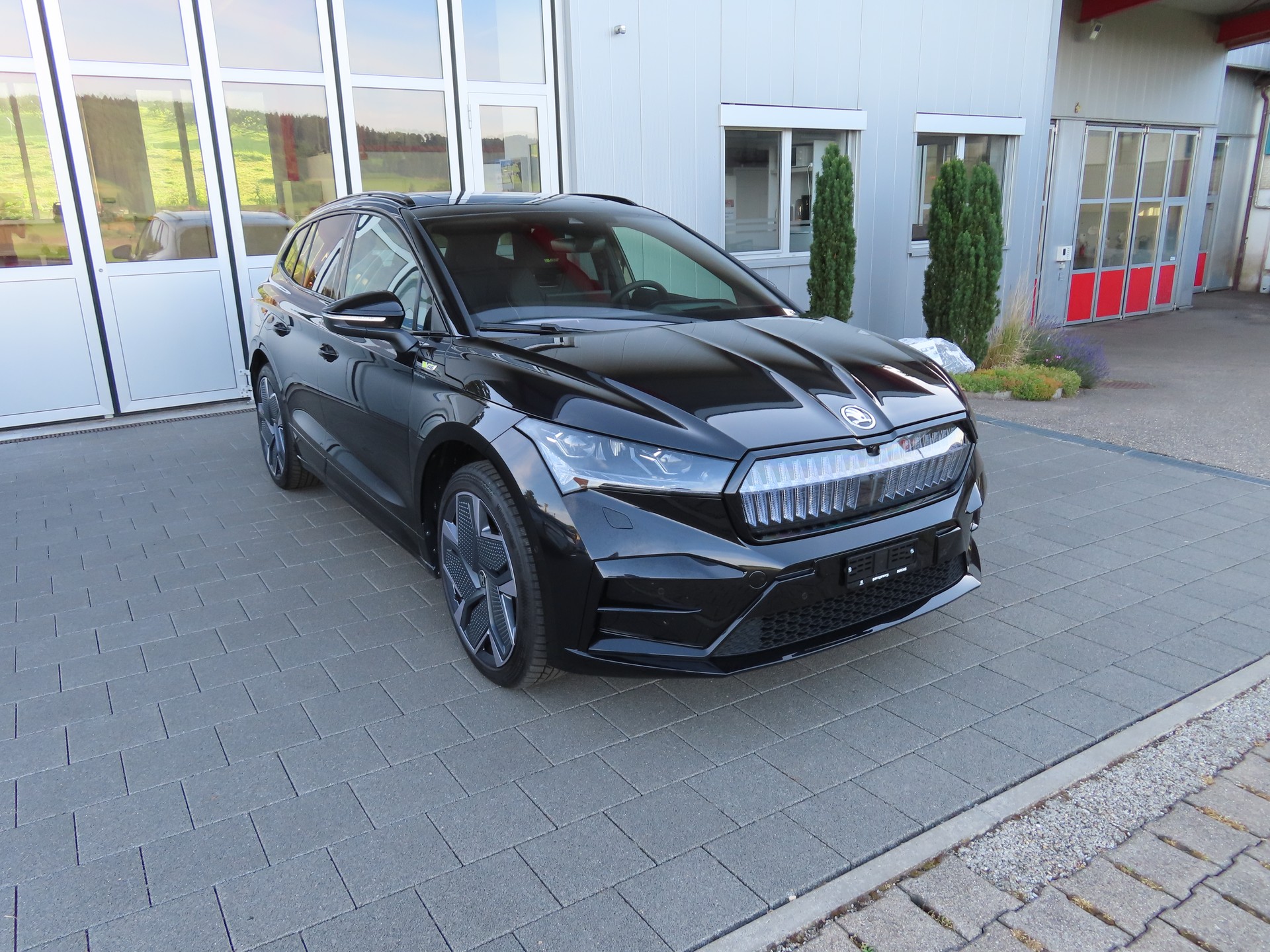 SKODA Enyaq RS 4x4-image-4