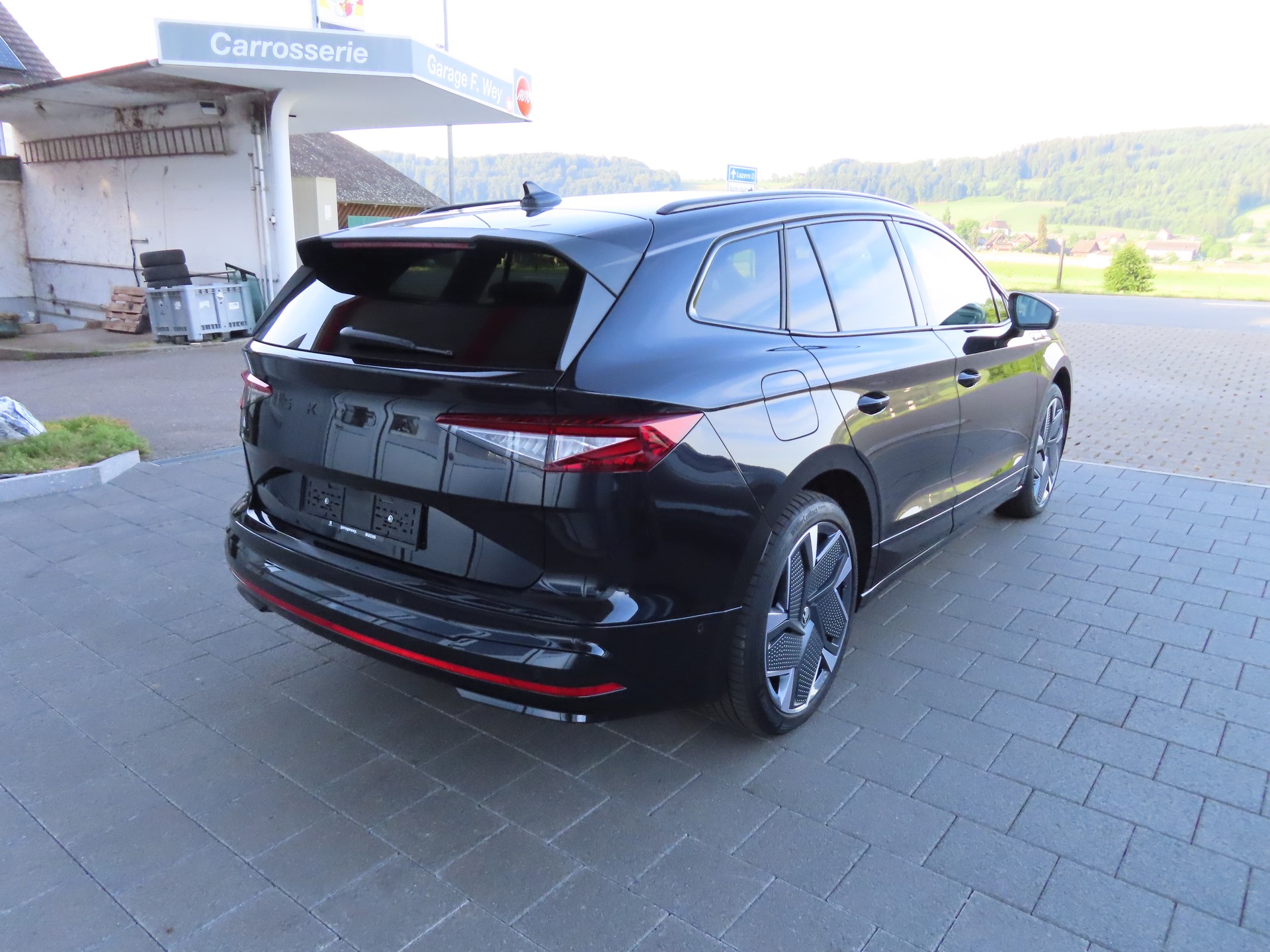 SKODA Enyaq RS 4x4-image-3