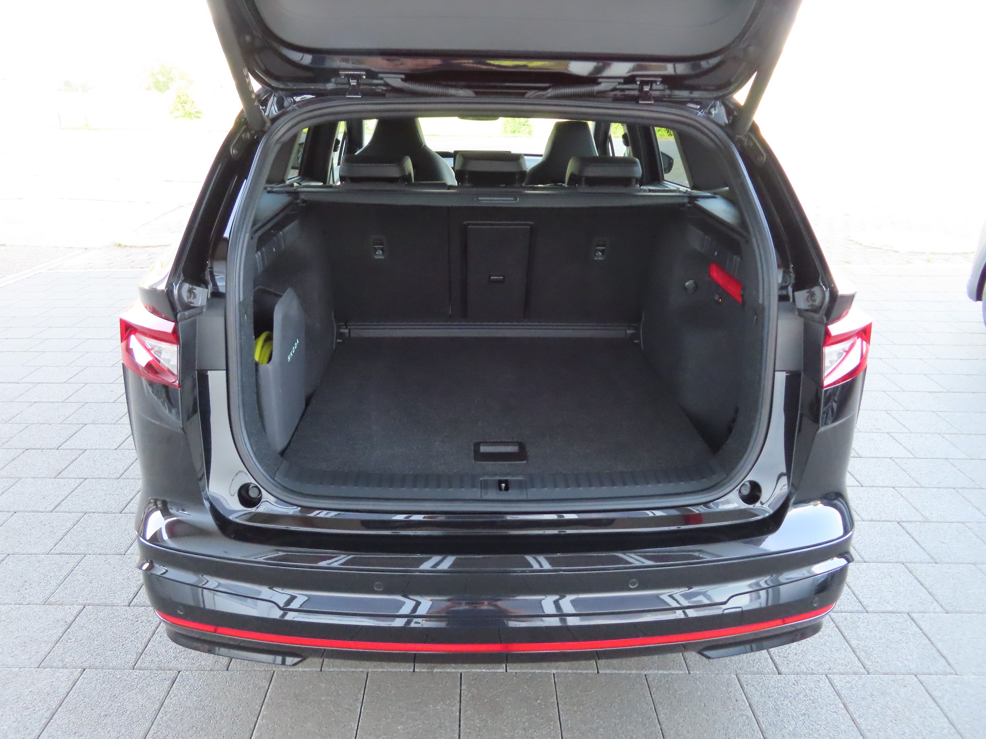 SKODA Enyaq RS 4x4-image-13
