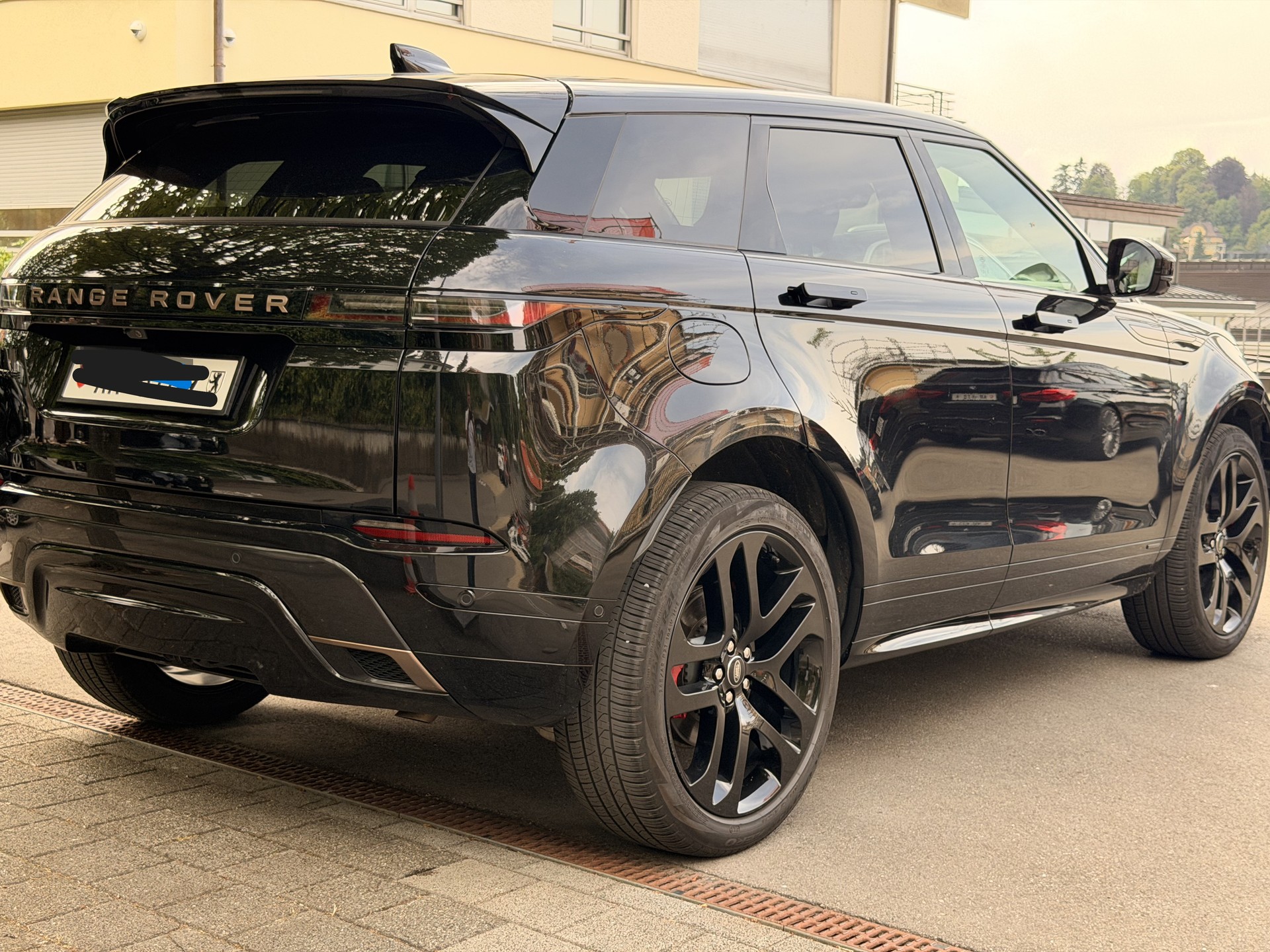 LAND ROVER 2.0 T 250 Autobiography-image-1