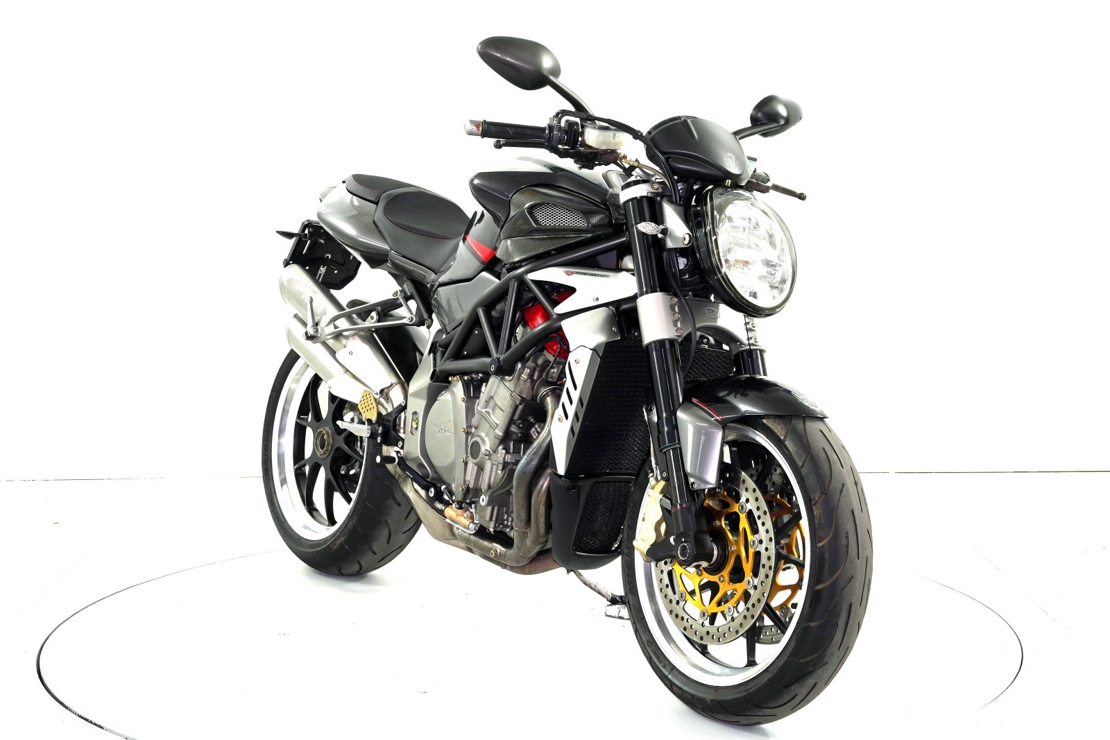 MV AGUSTA B4 910 Brutale-showroom-element-1