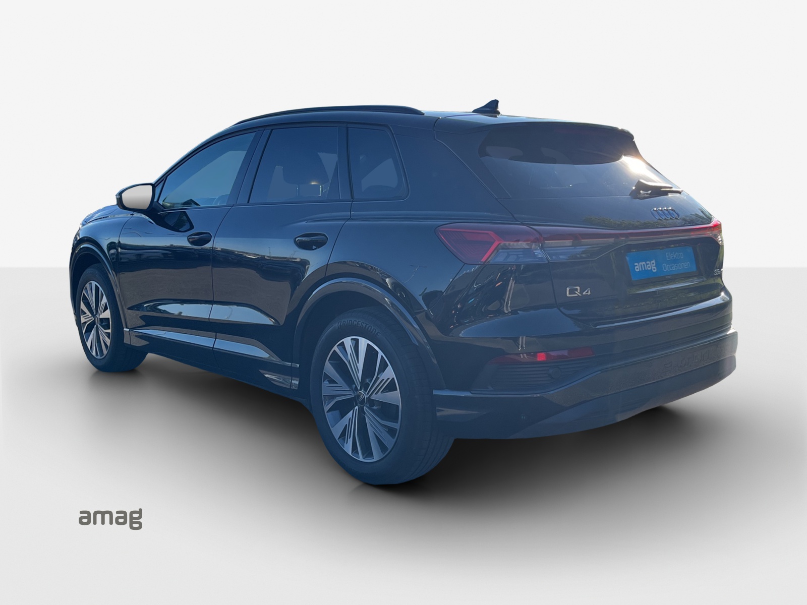 AUDI Q4 e-tron 35-showroom-element-2