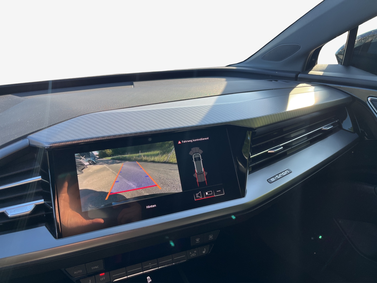 AUDI Q4 e-tron 35-image-16