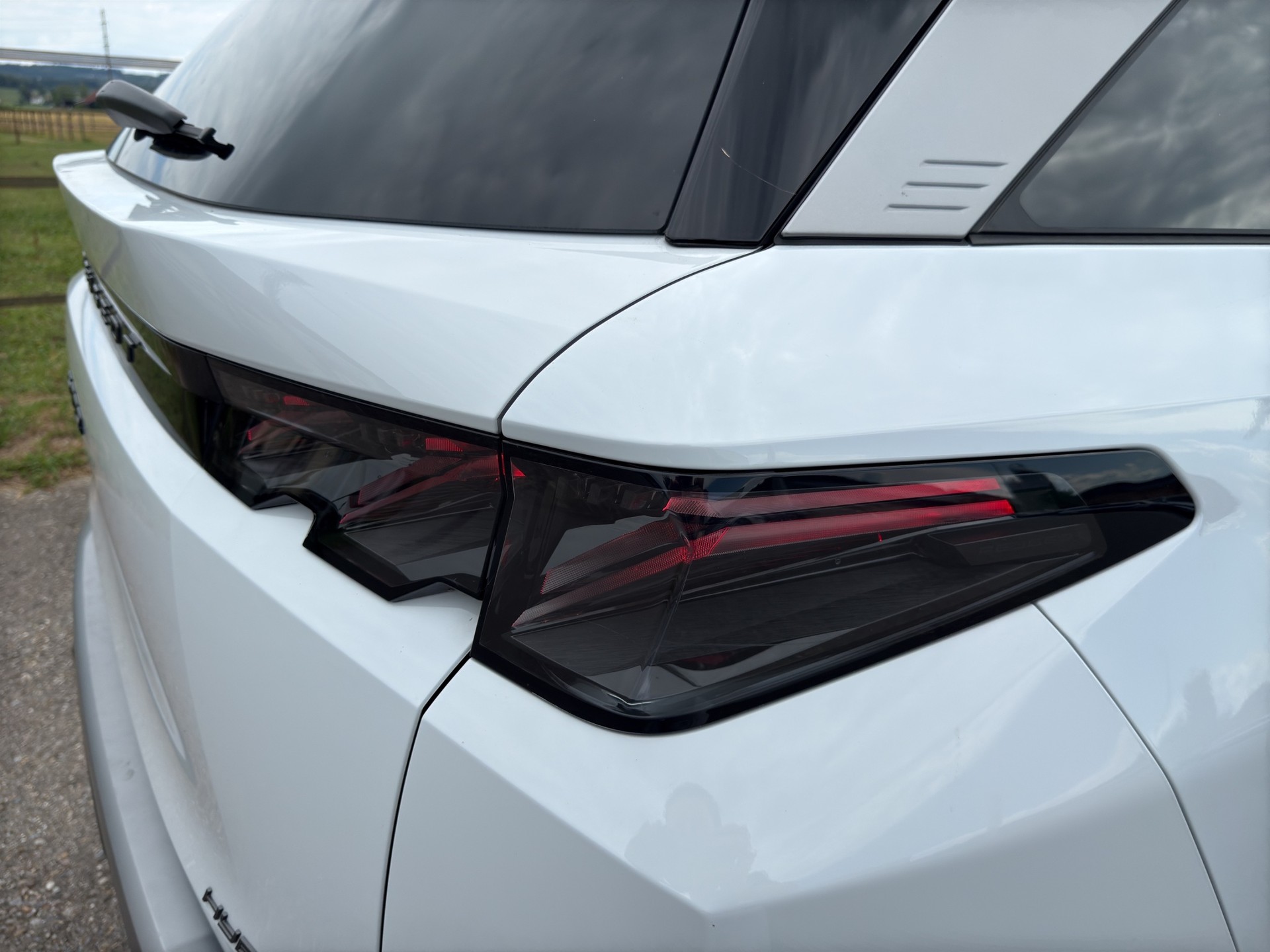 PEUGEOT 5008 1.2 Hybrid e-DCS6 GT 7 Plätzer-image-51