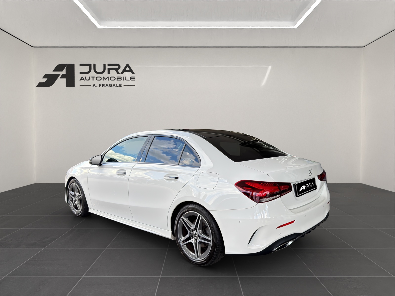 MERCEDES-BENZ A 250 AMG Line 4x4 Limousine-image-4