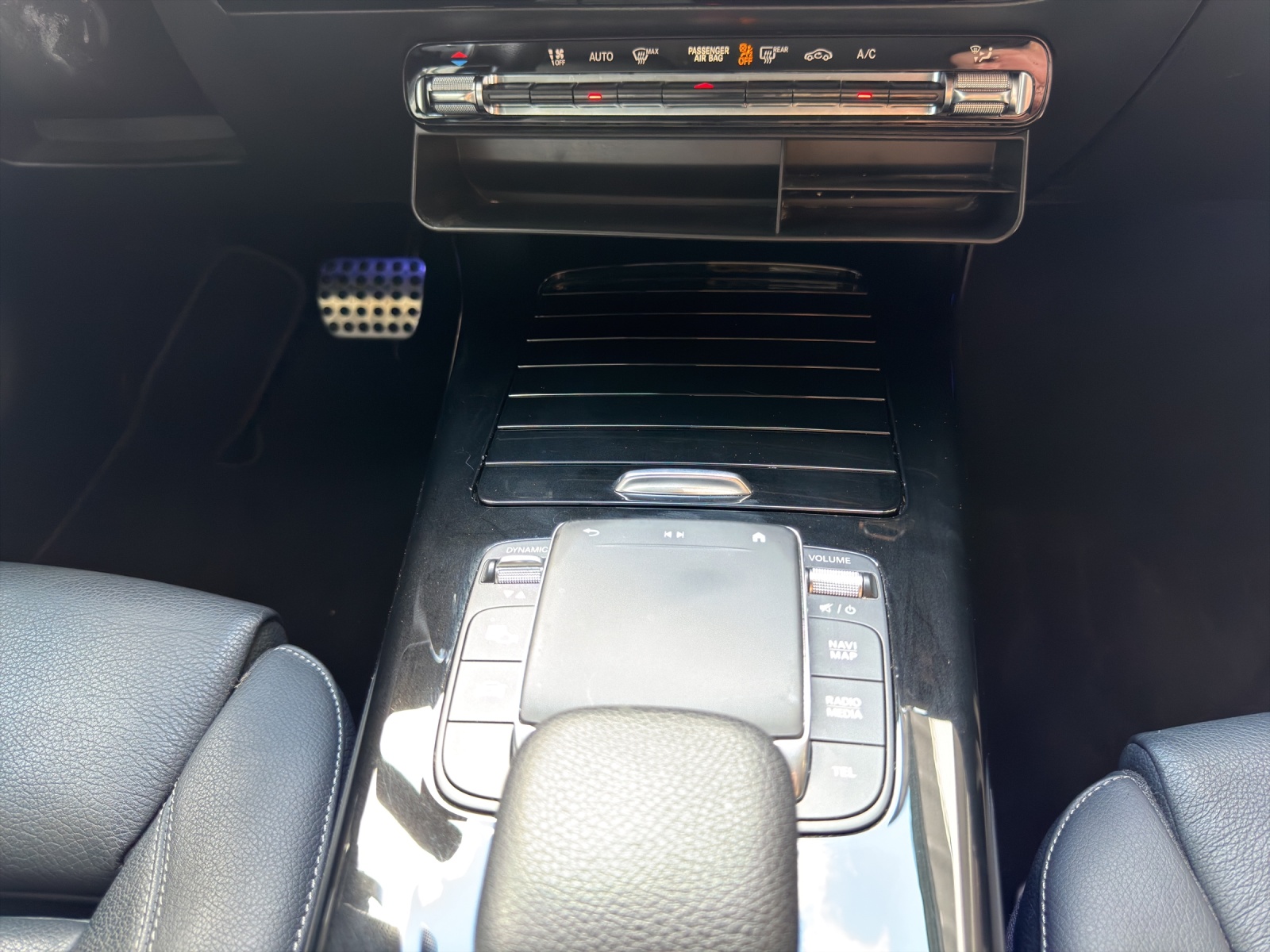 MERCEDES-BENZ A 250 AMG Line 4x4 Limousine-image-12