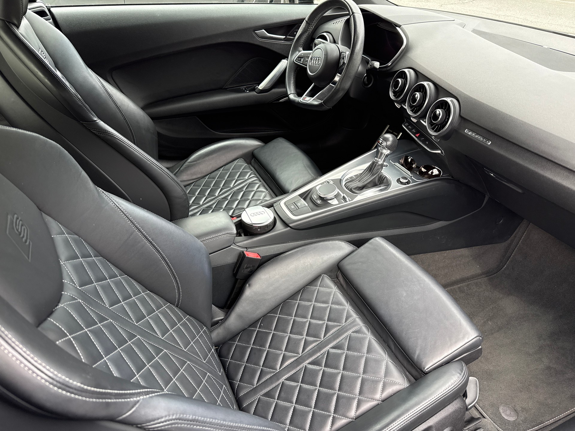 AUDI TT Coupé 2.0 TFSI quattro S-tronic-image-5