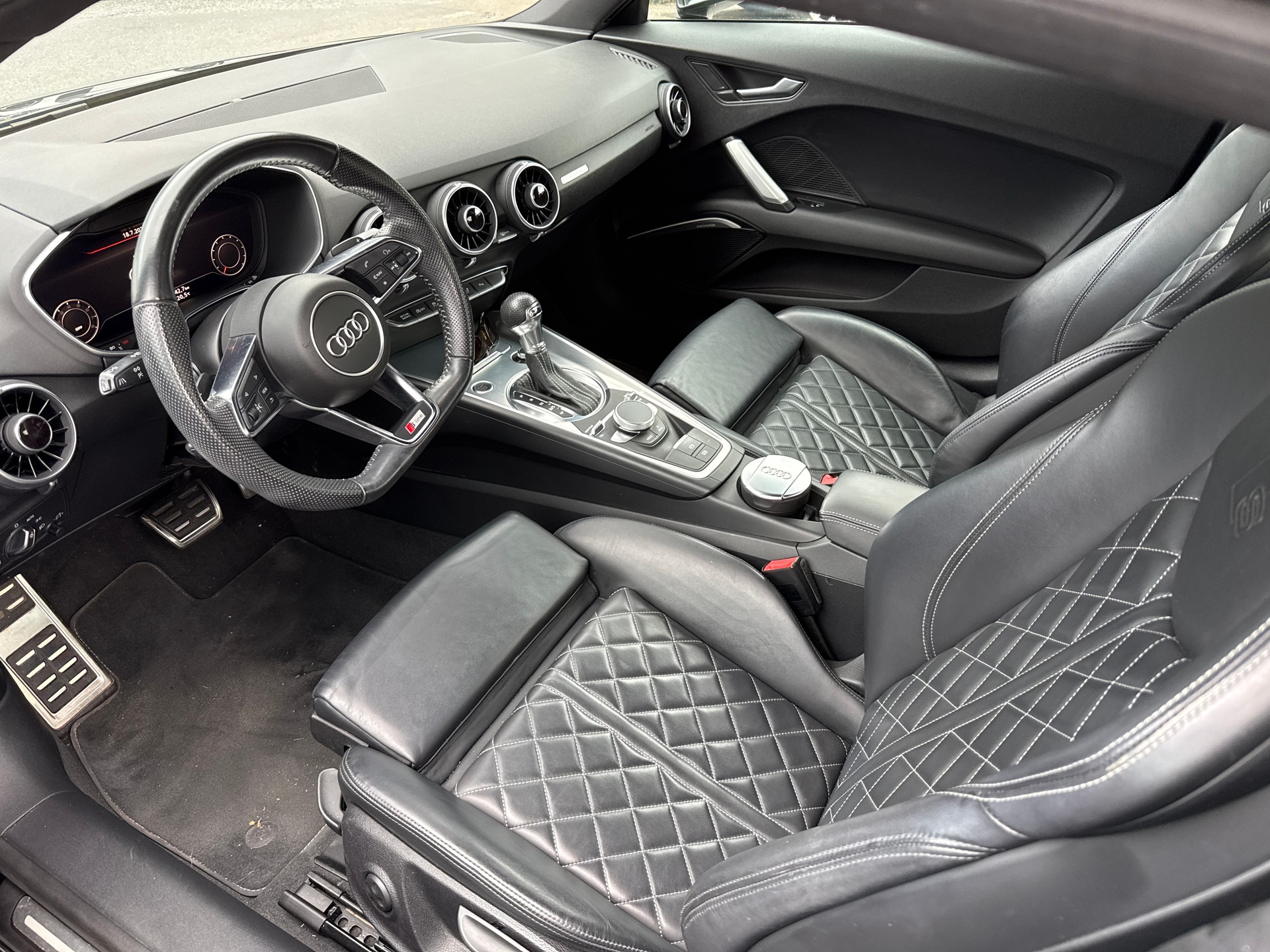 AUDI TT Coupé 2.0 TFSI quattro S-tronic-image-2