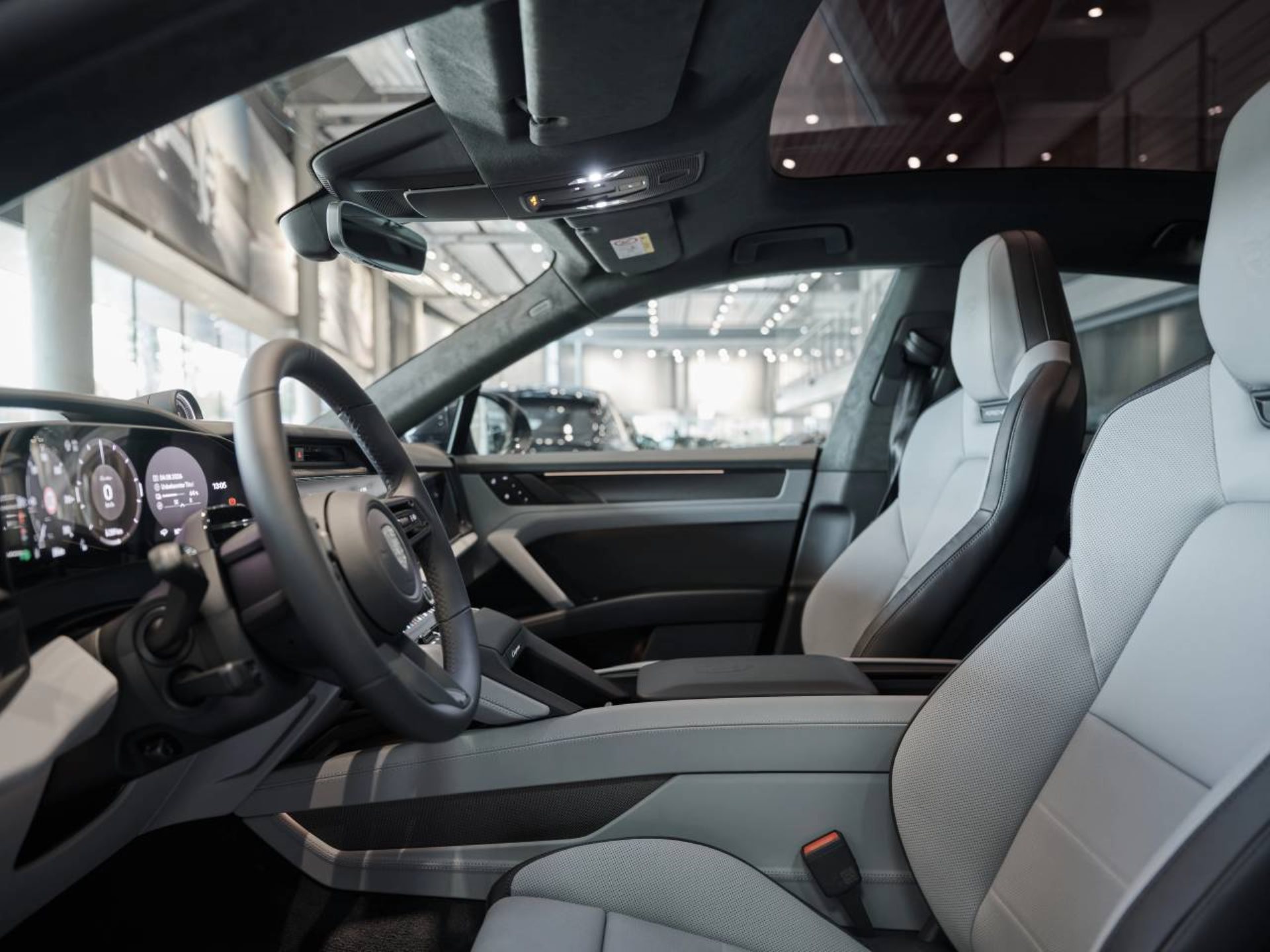 PORSCHE Cayenne Turbo Coupé Electric-showroom-element-3