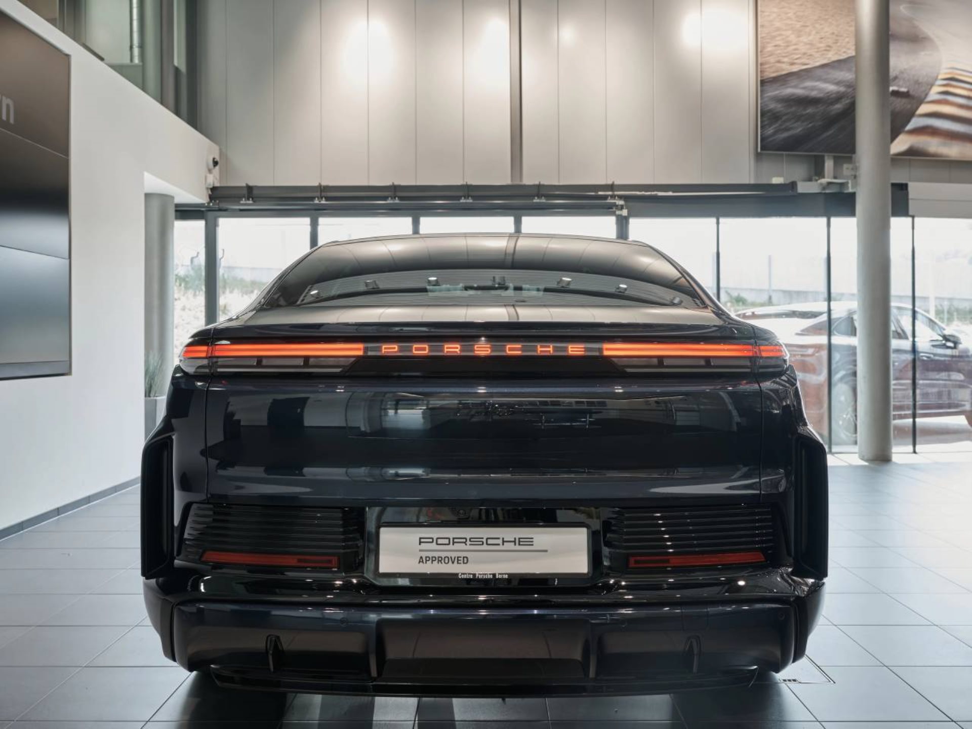 PORSCHE Cayenne Turbo Coupé Electric-image-5