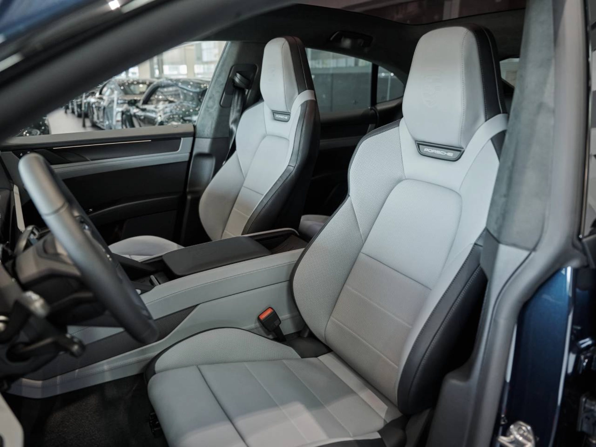 PORSCHE Cayenne Turbo Coupé Electric-image-4